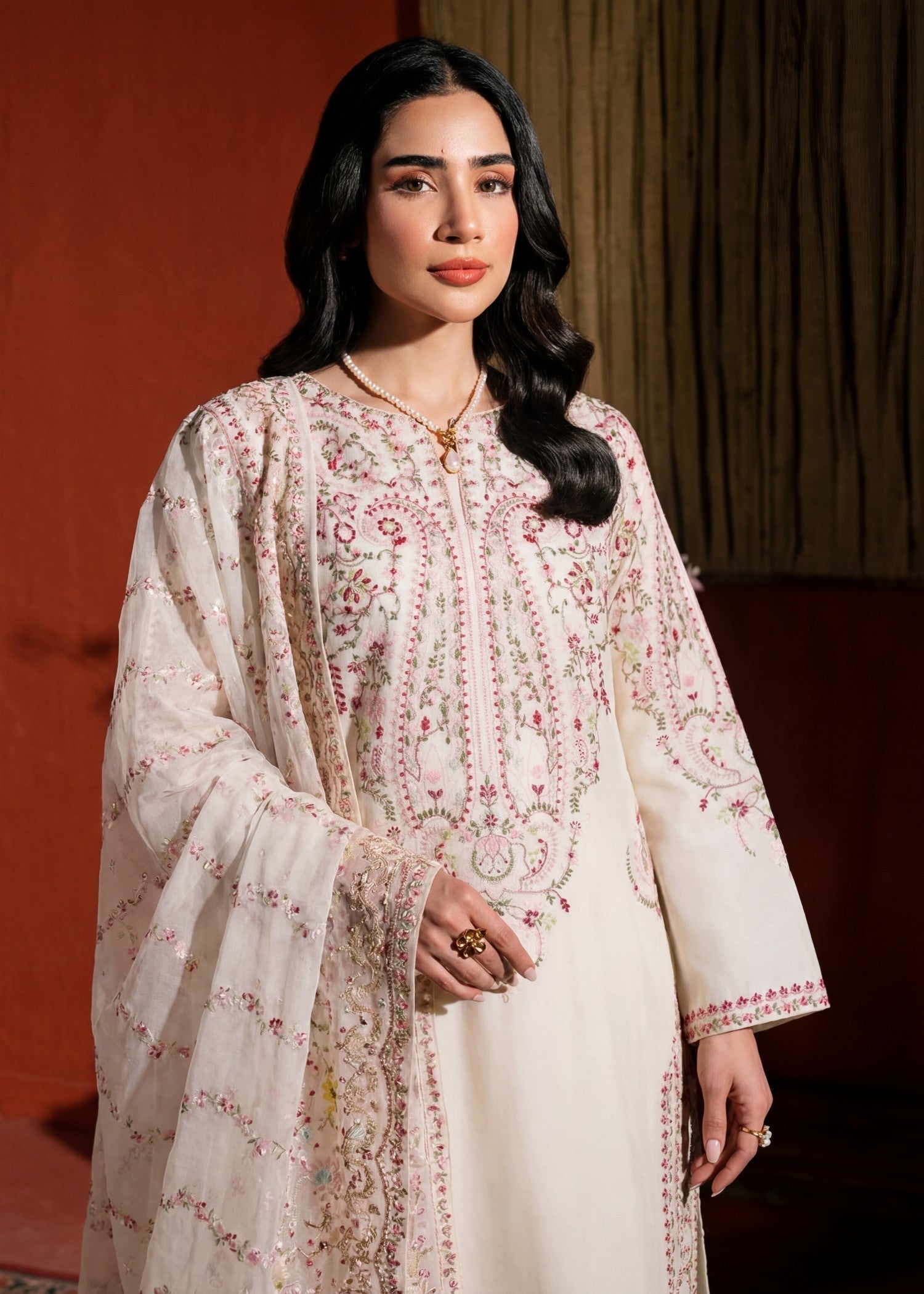 Sahibas By Mirza Basanti white