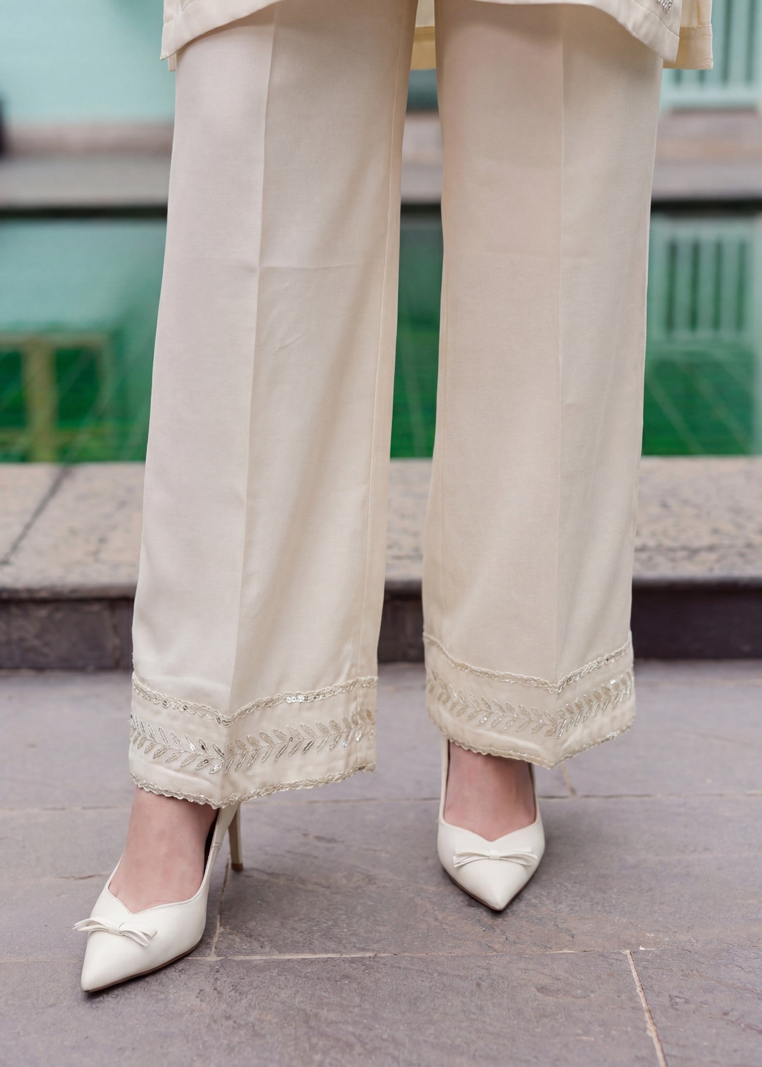Sahibas By Mirza Reham Off - White