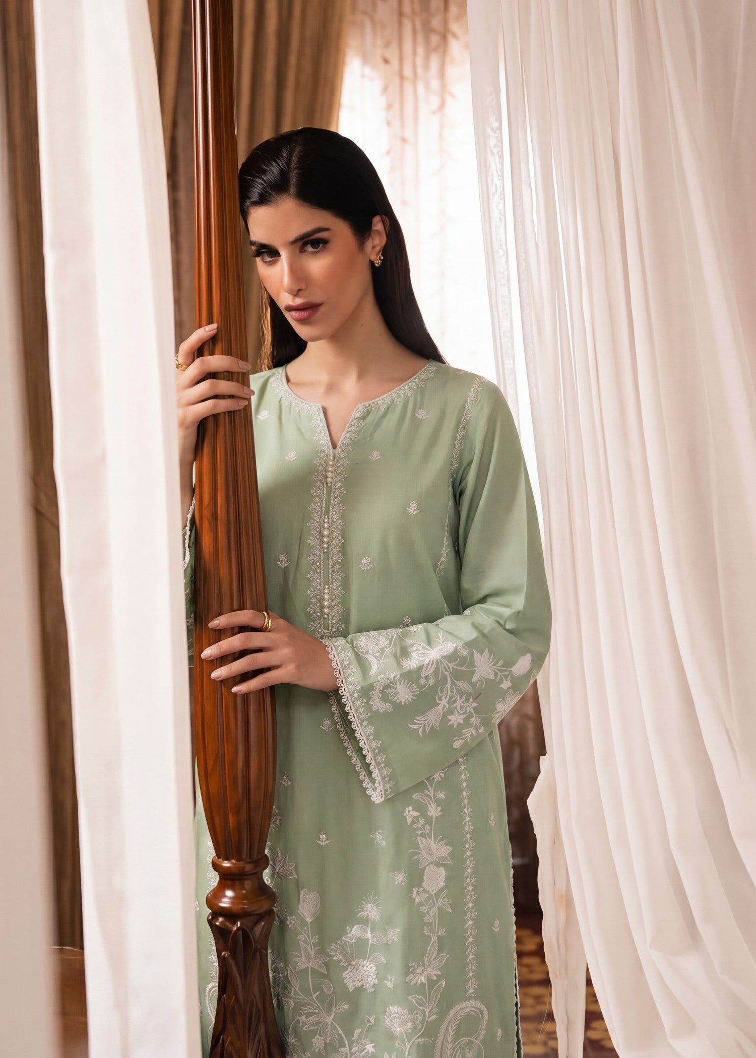 Sahibas By Mirza Ornate Pista