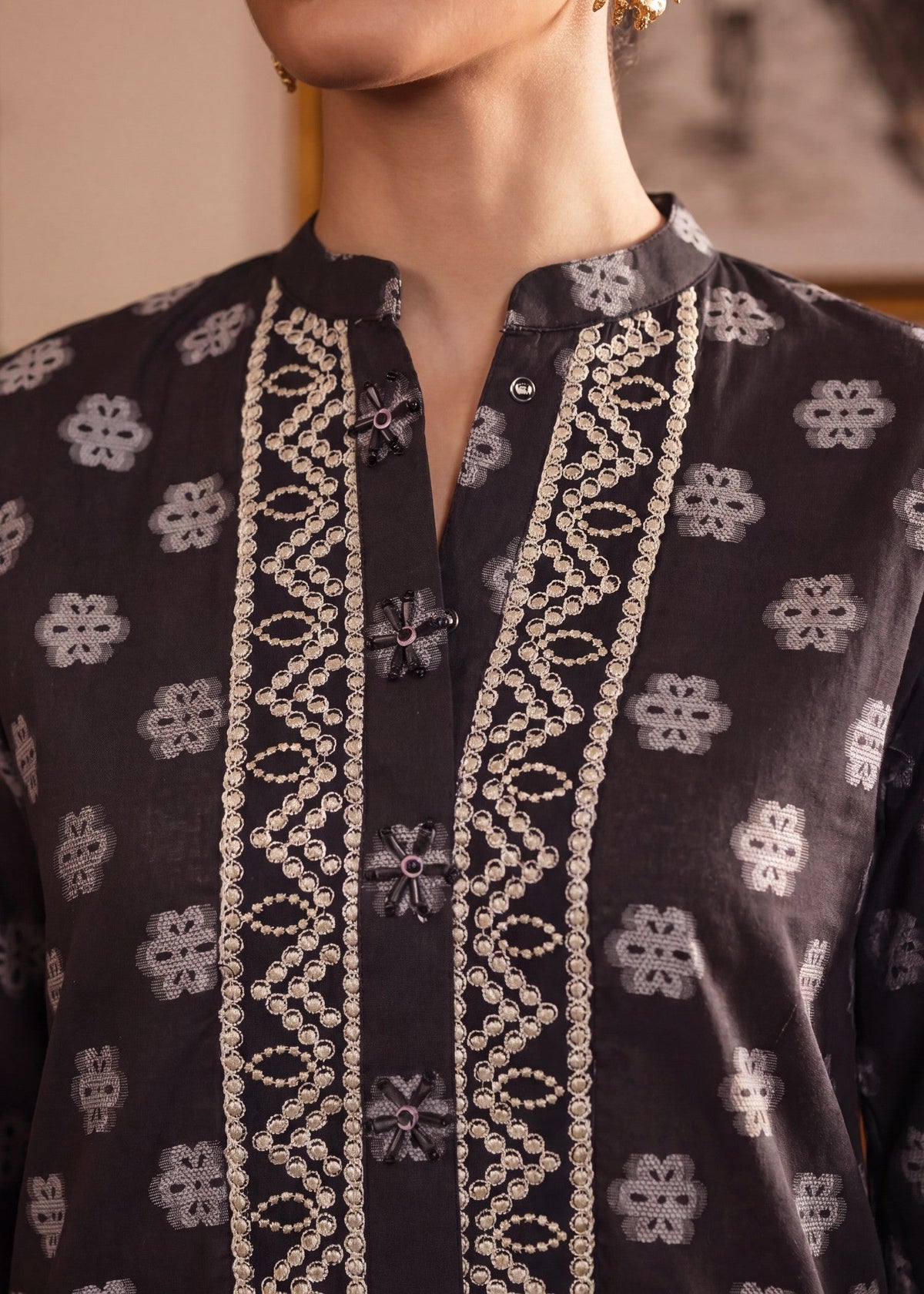 Brochea jacquard Kurta Set in Black