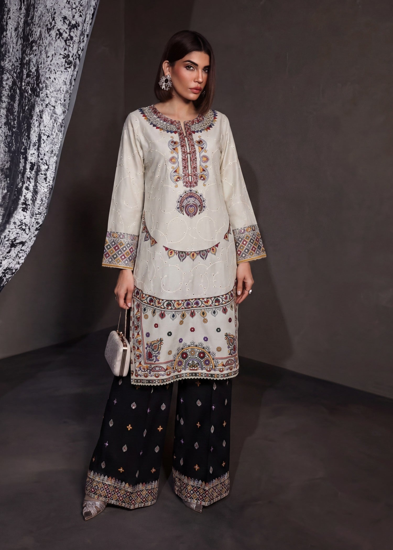 Sahibas By Mirza Rosemary Ivory