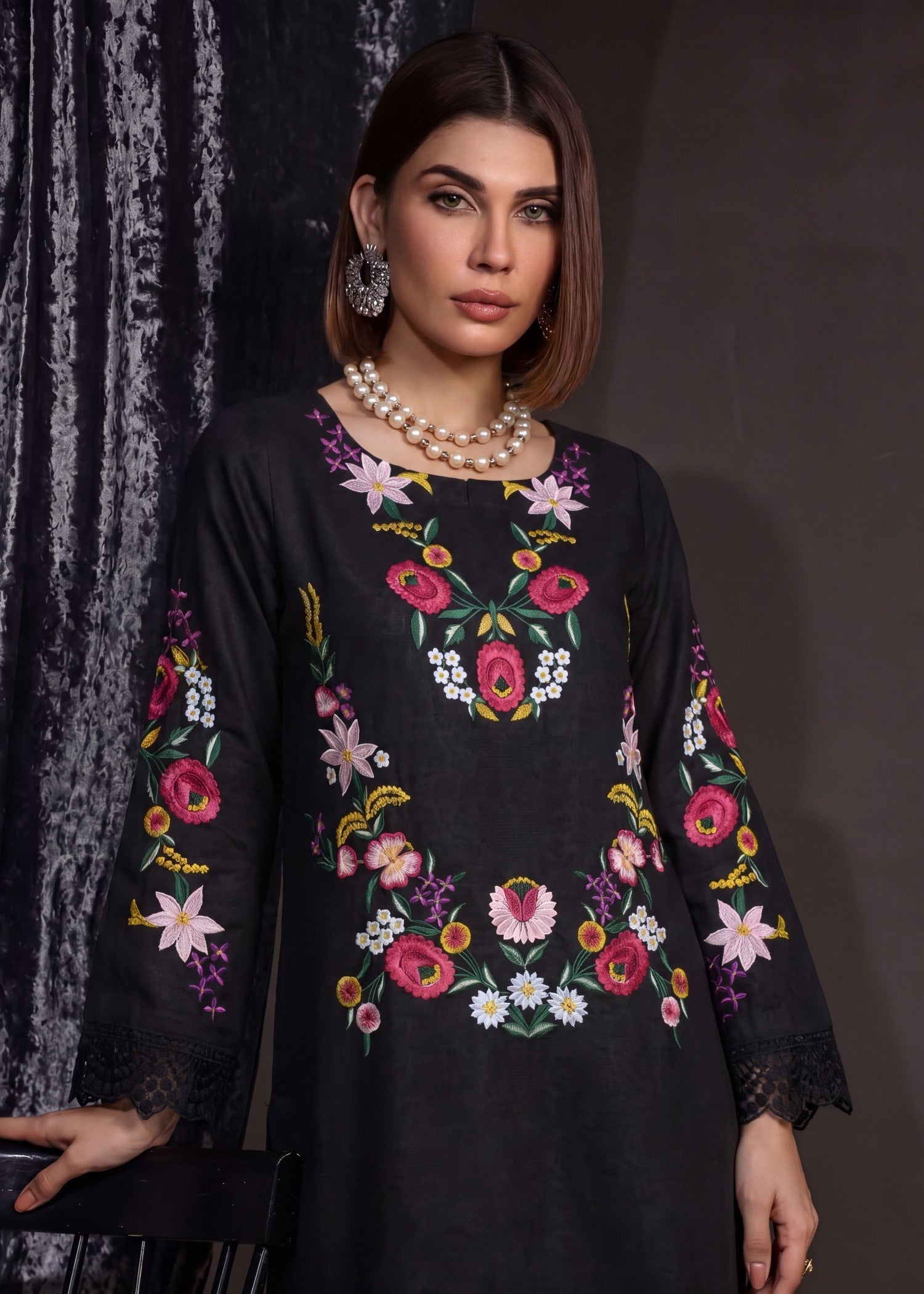 Sahibas By Mirza Daffodil Black