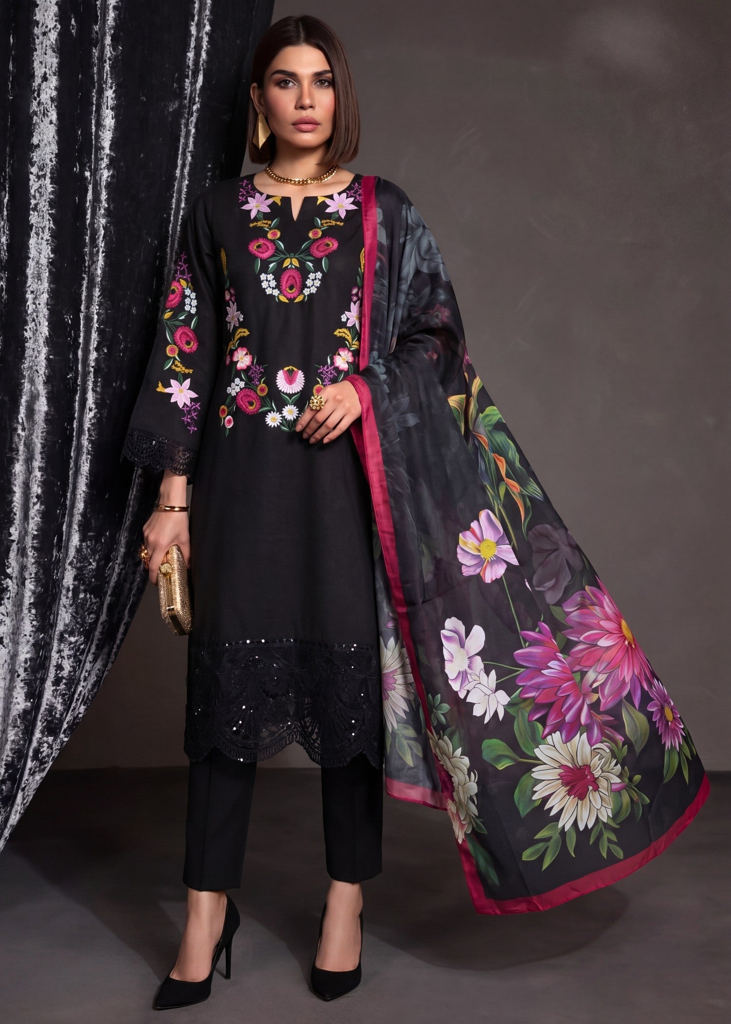 Sahibas By Mirza Daffodil Black