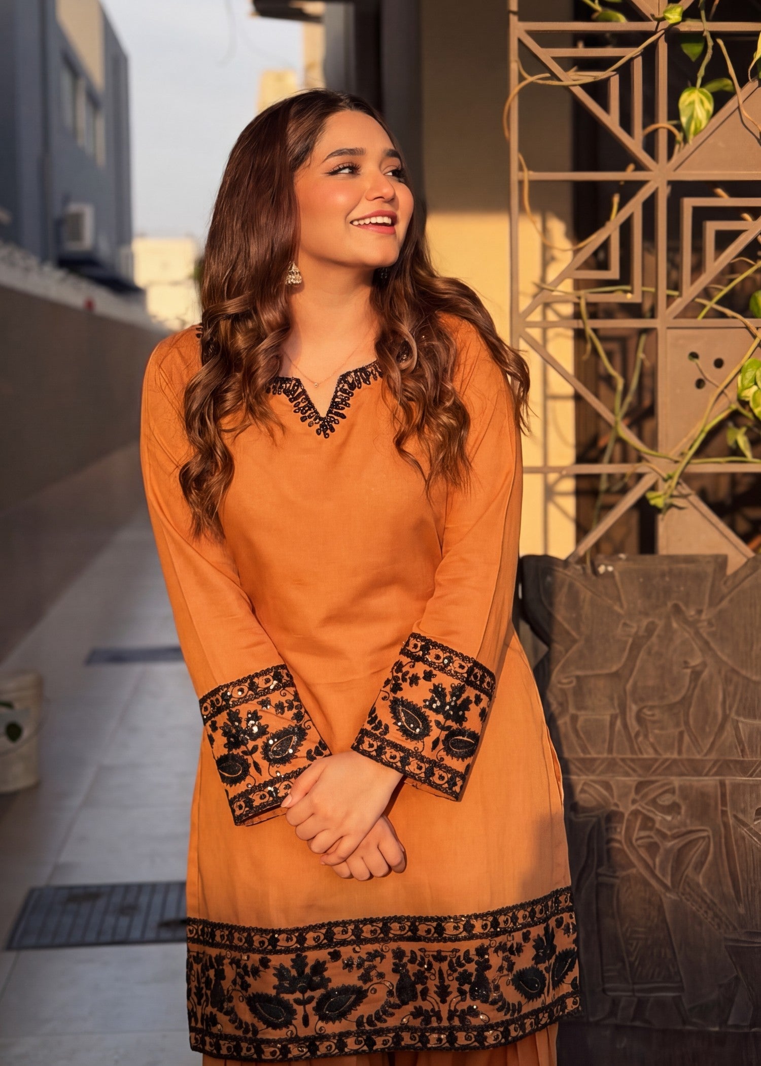 Sahibas By Mirza Madiha - Orange