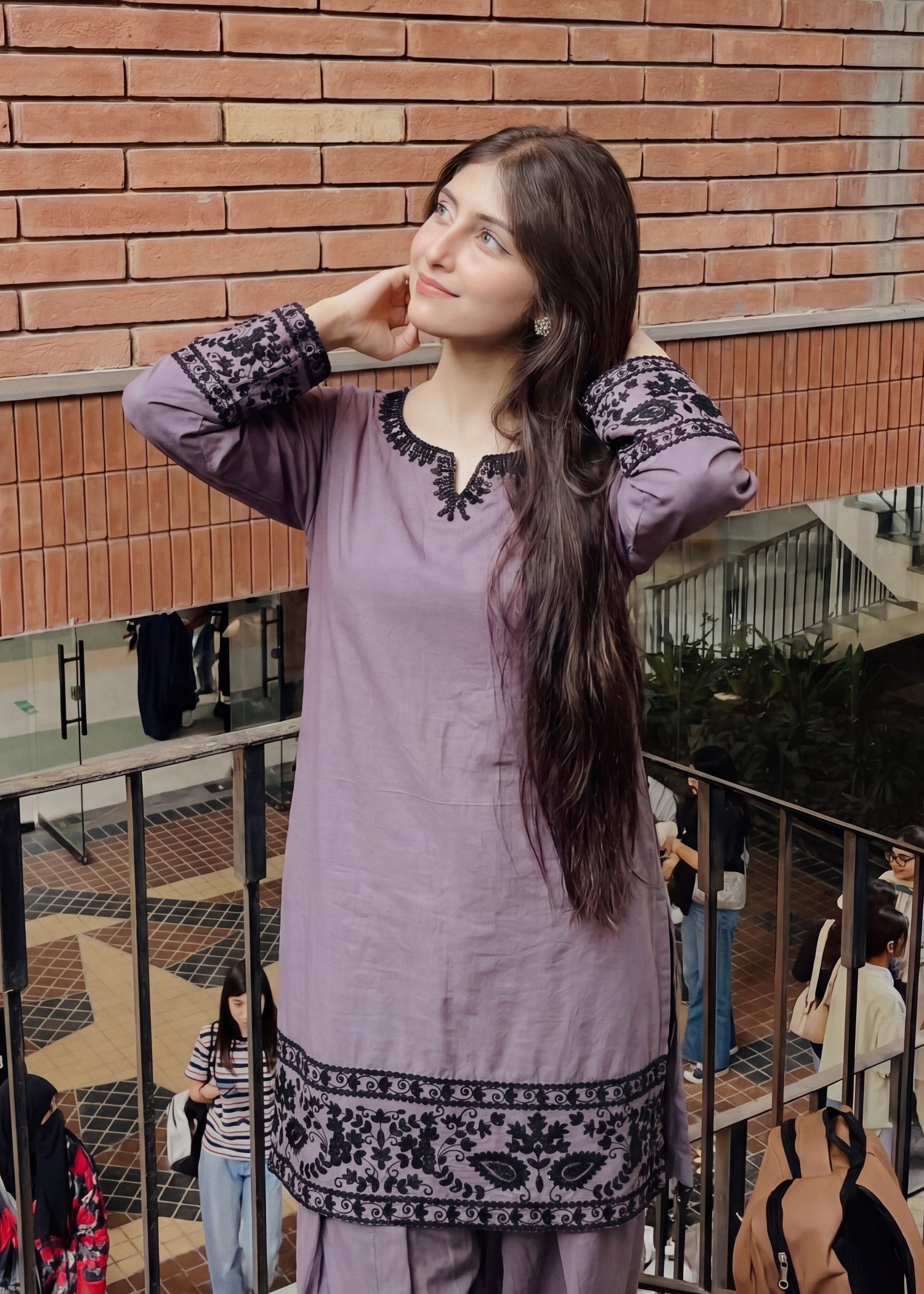 Sahibas By Mirza Madiha - Falsa