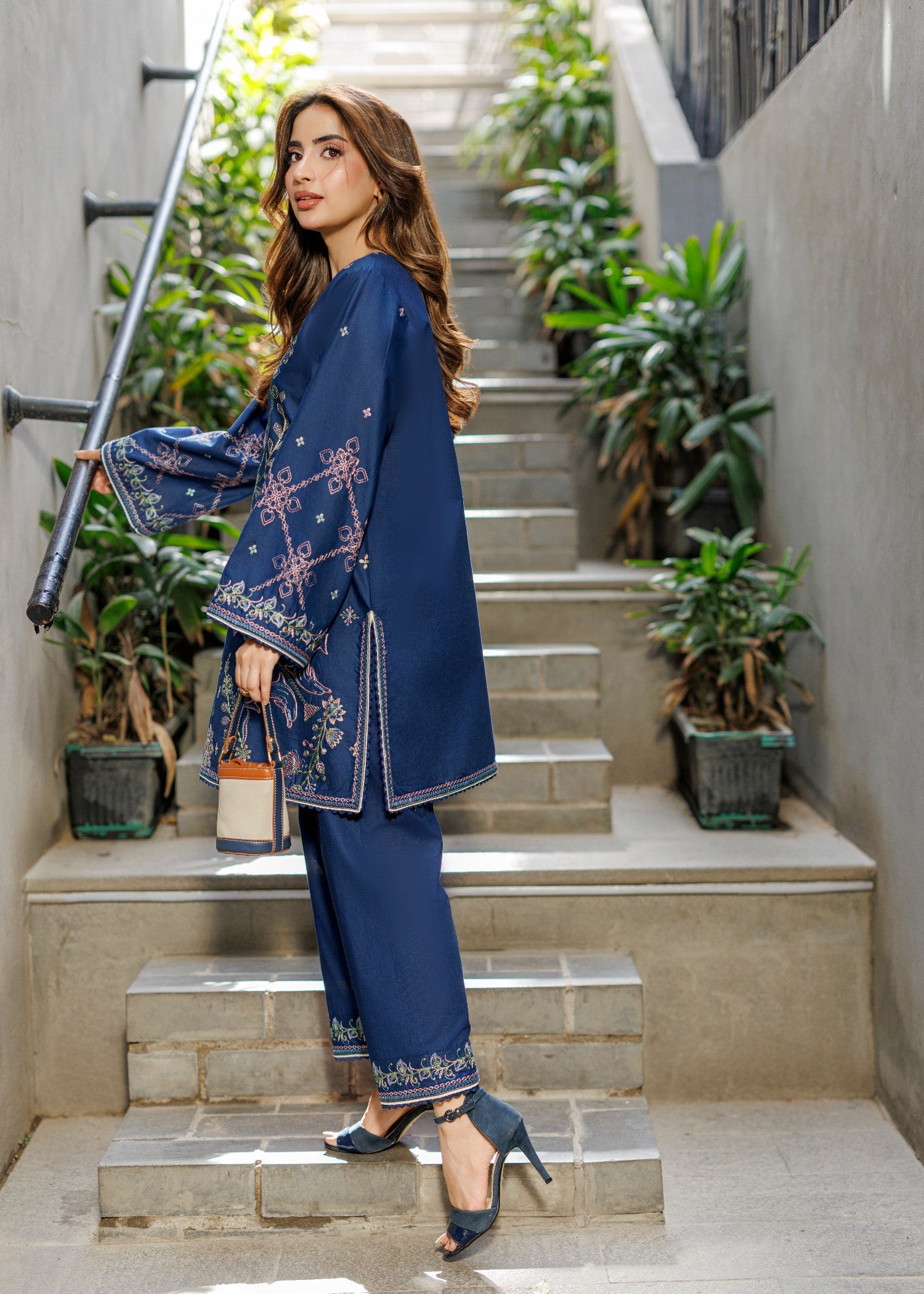 Asim Jofa AJPB-318 Embroidered Lawn Stitched 2pcs