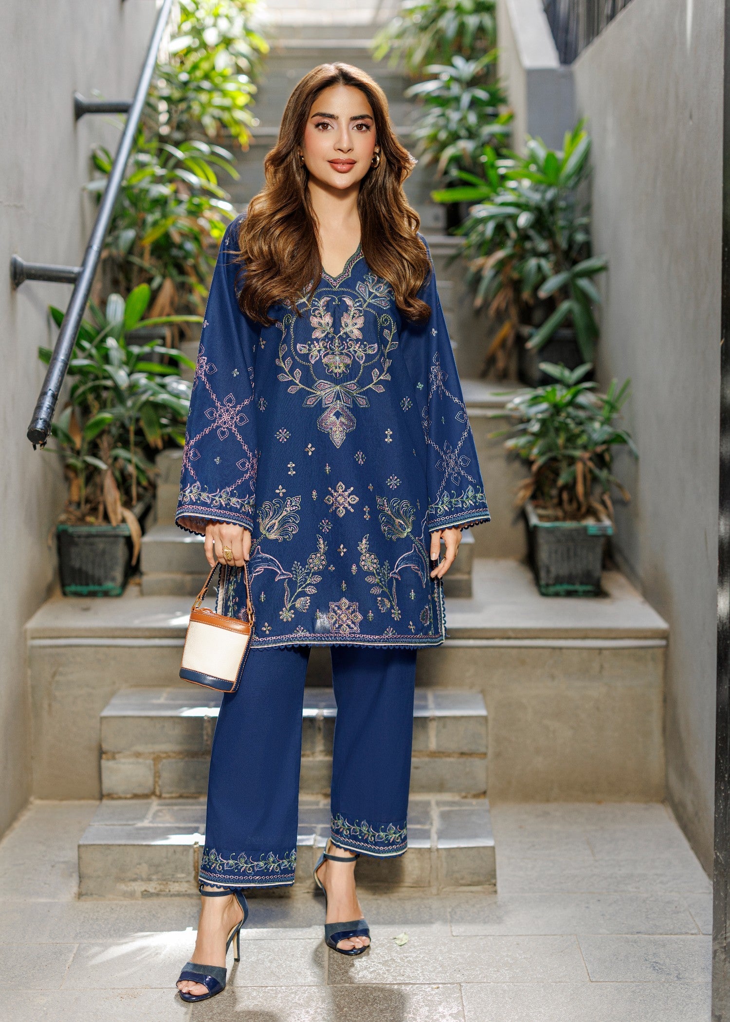 Asim Jofa AJPB-318 Embroidered Lawn Stitched 2pcs