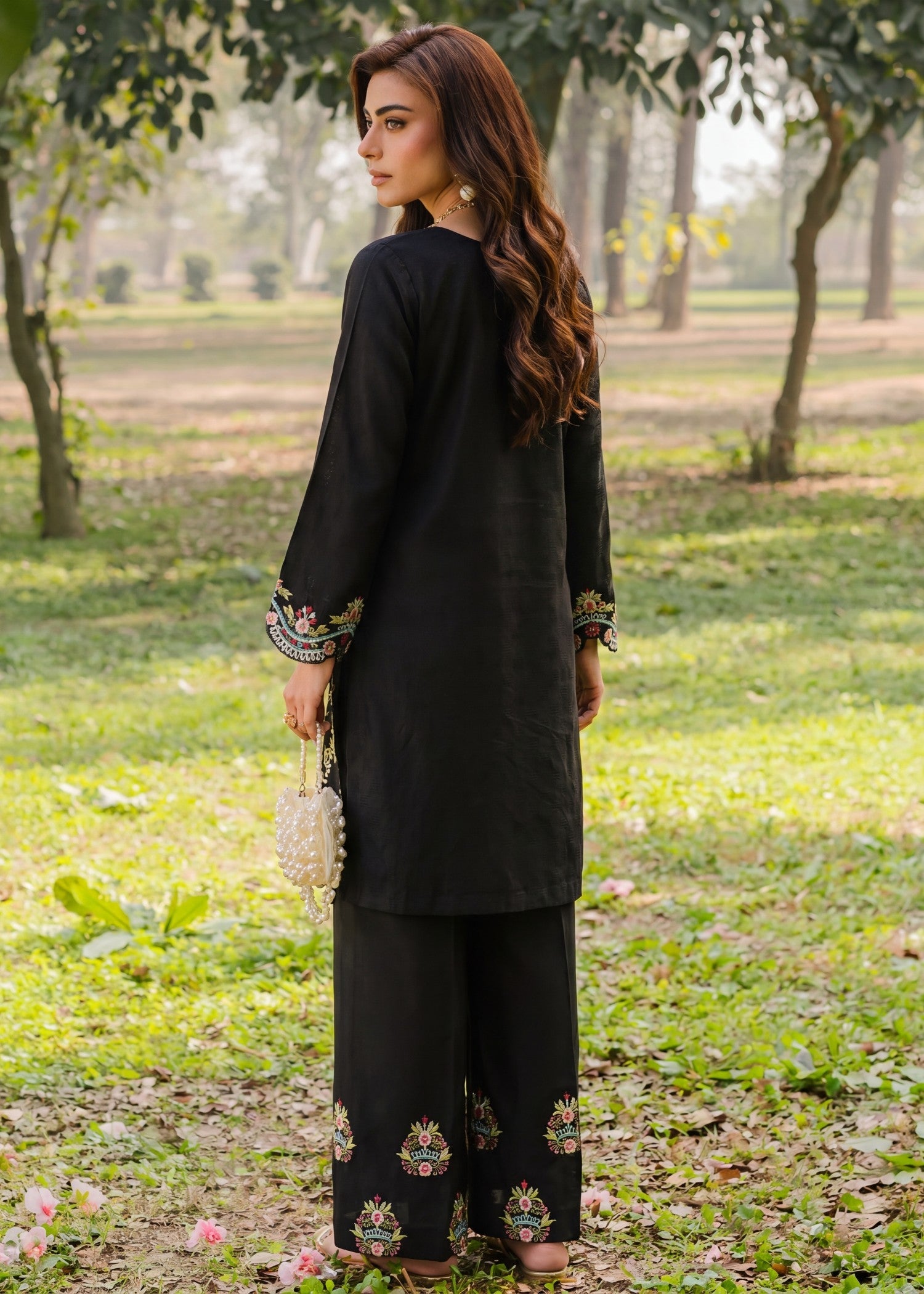 Sahibas By Mirza Carnation Black