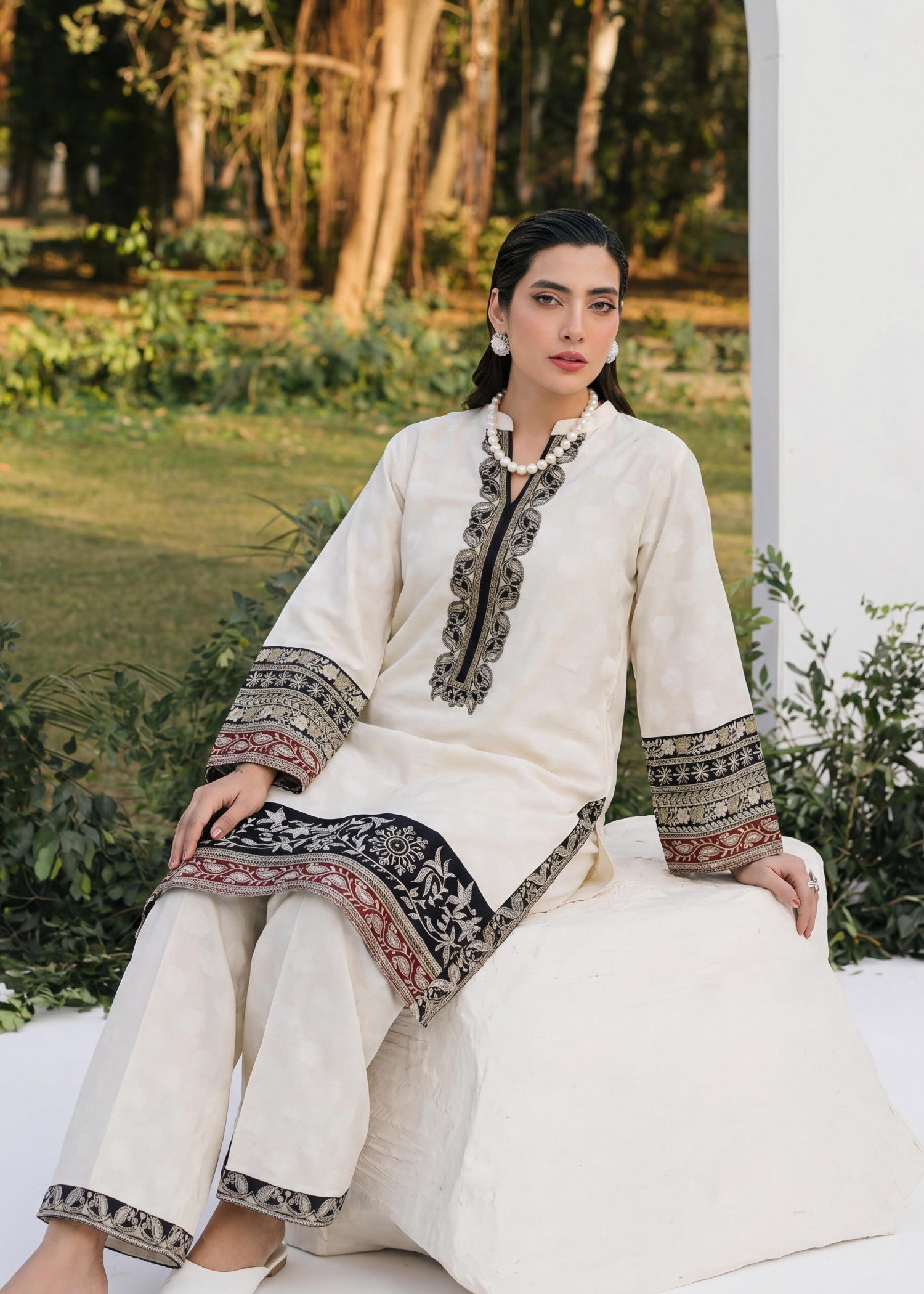 Self jacquard Kurta Set in White