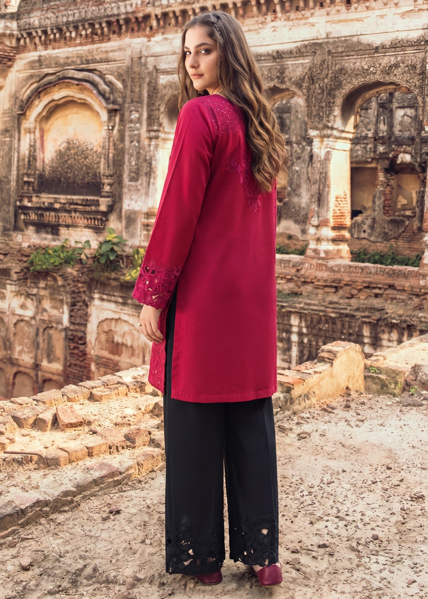 Lawn Kurta Set in Cardinal red