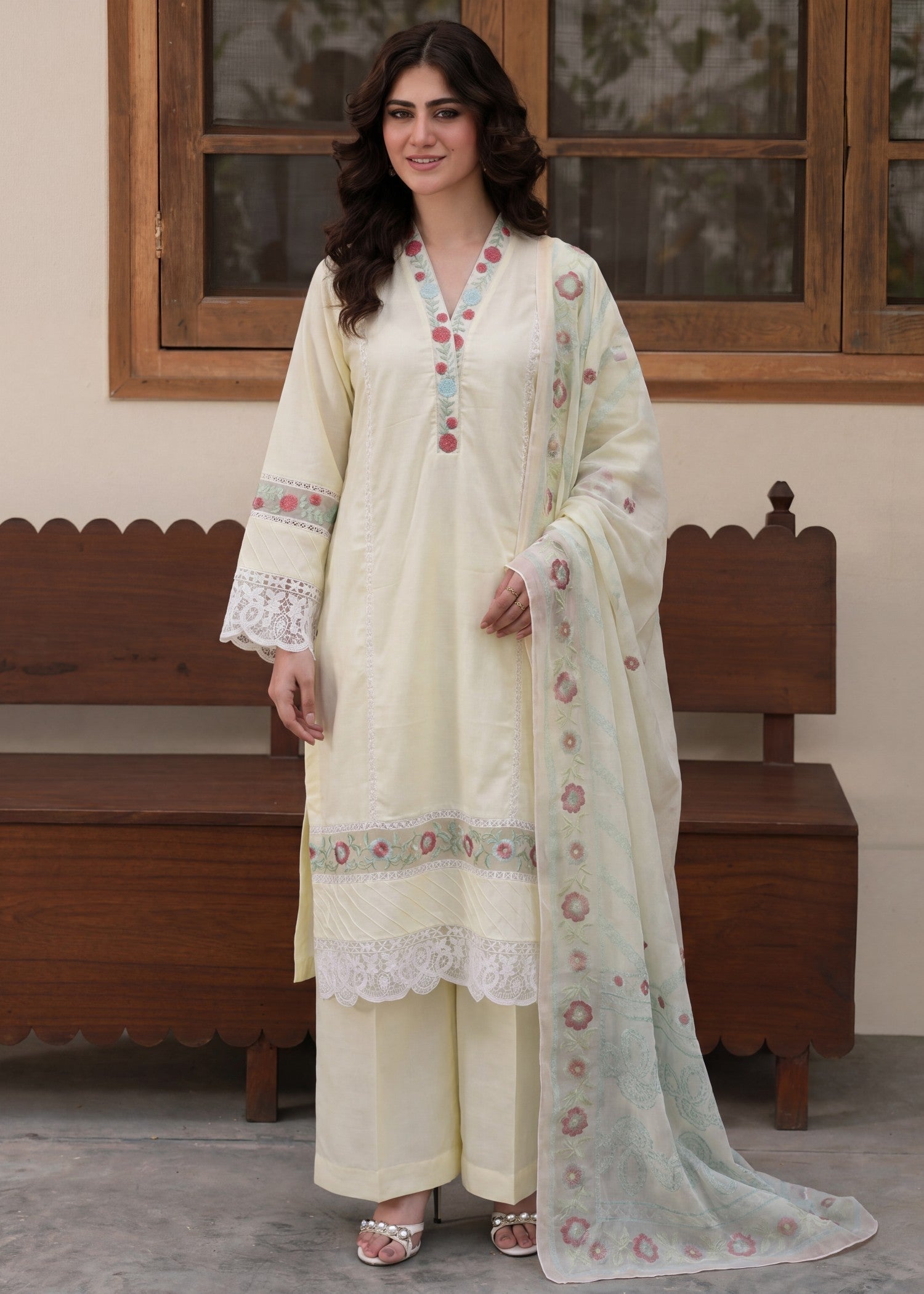 Textured lawn Kurta Set in Off-white