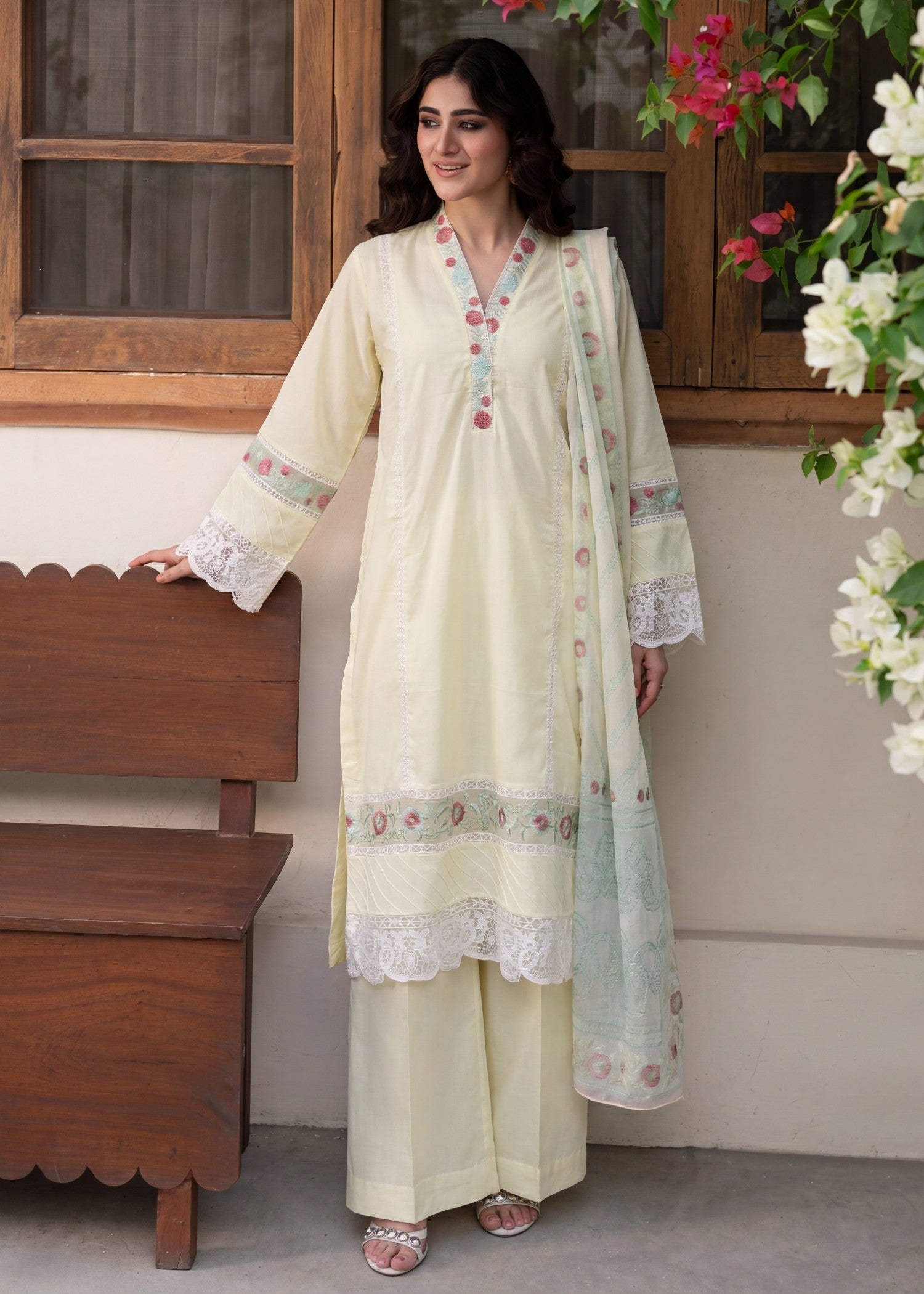 Textured lawn Kurta Set in Off-white