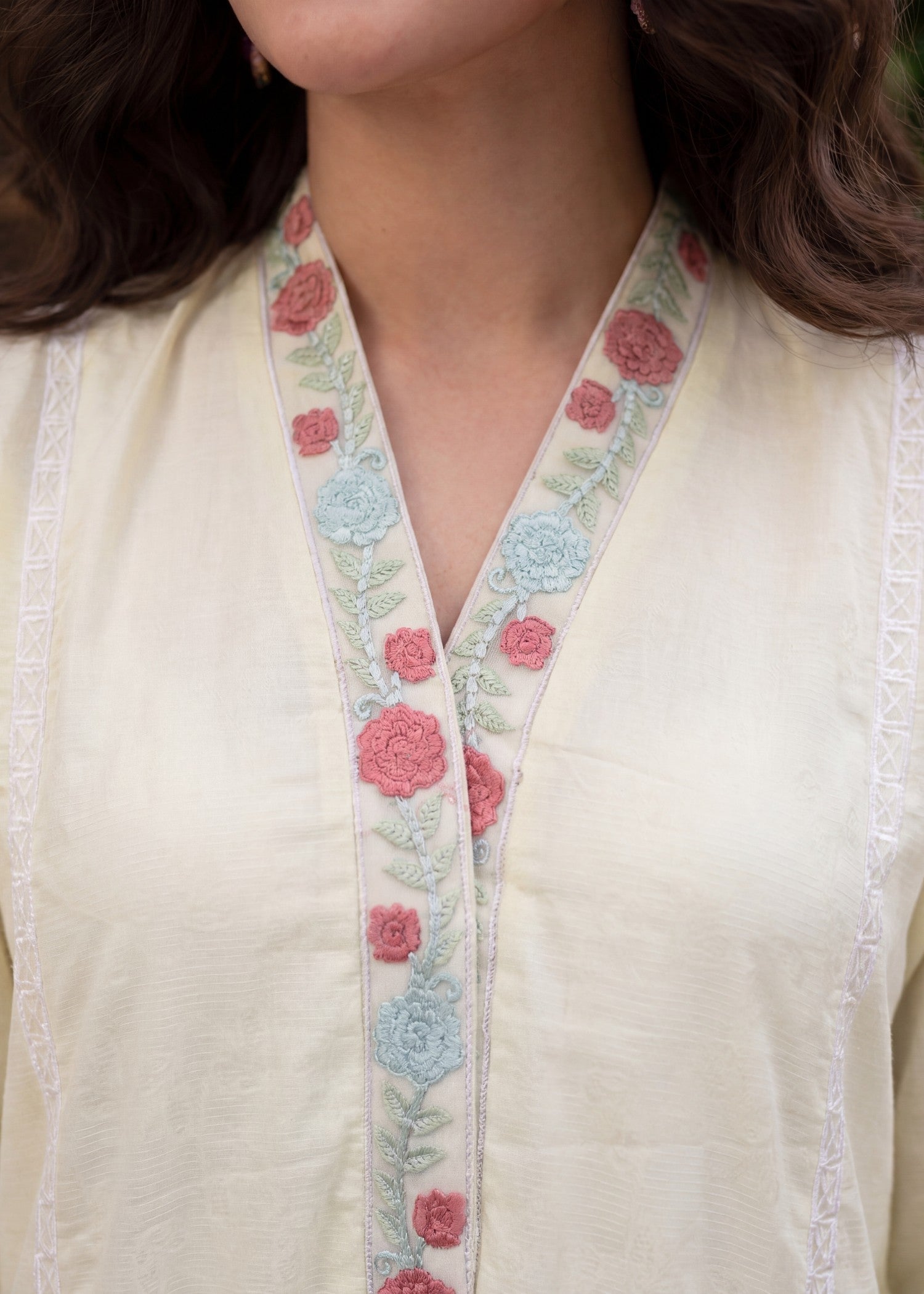 Textured lawn Kurta Set in Off-white