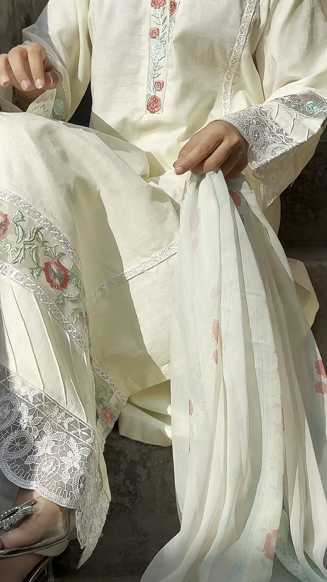 Textured lawn Kurta Set in Off-white