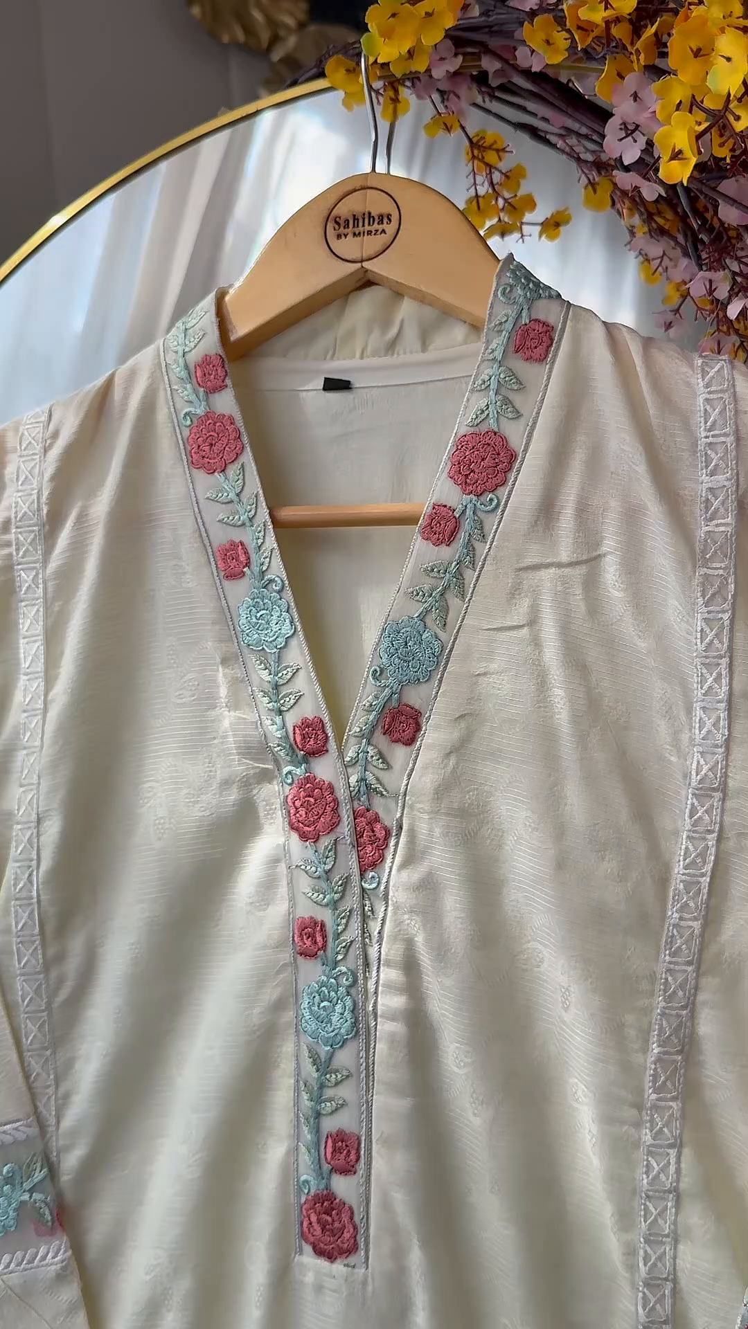 Textured lawn Kurta Set in Off-white