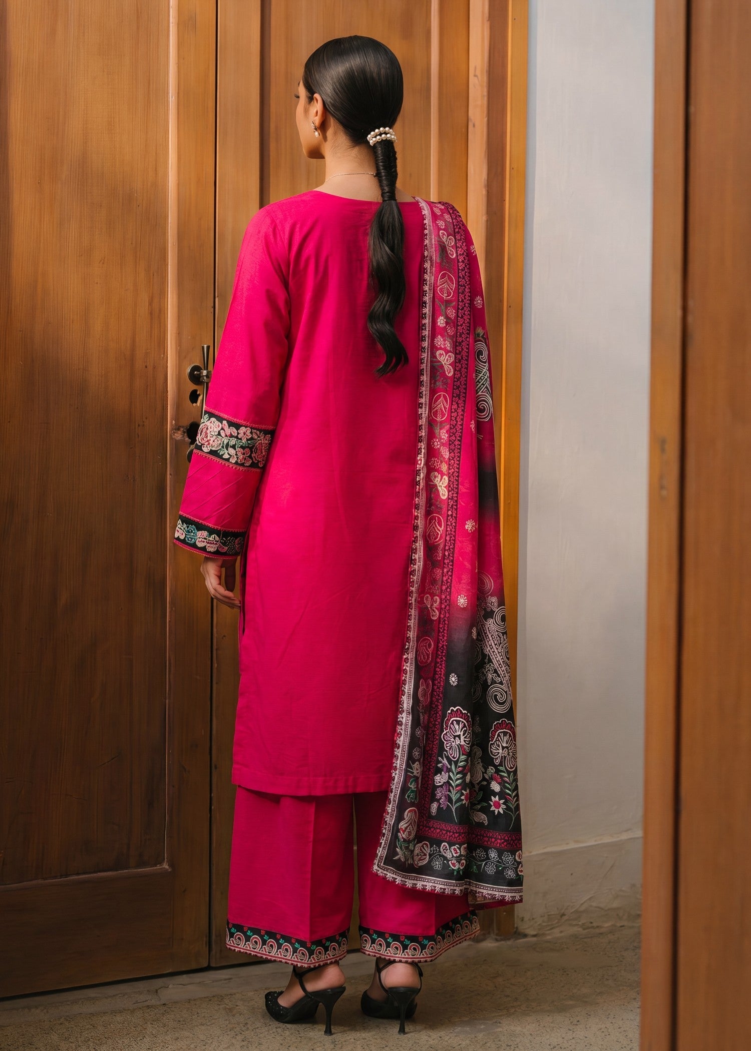 Lawn Kurta Set in Deep pink