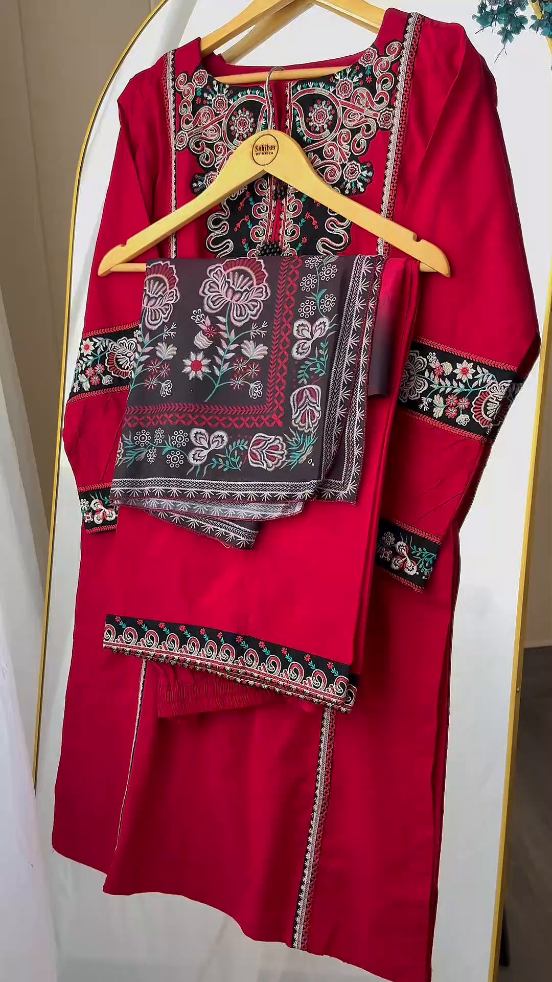 Lawn Kurta Set in Deep pink