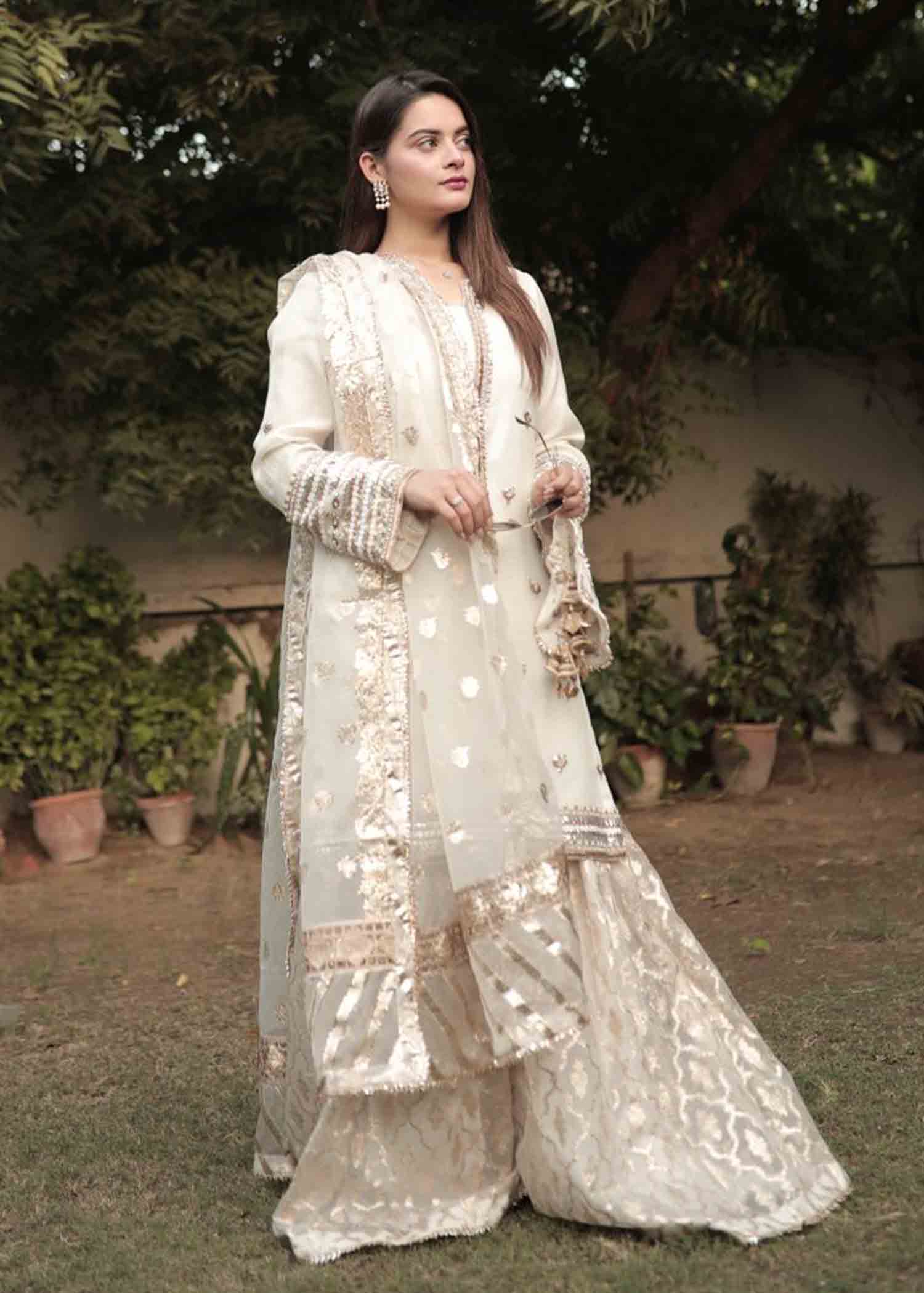 Rang-e-Haya Minal Khan-Pairhan (White)