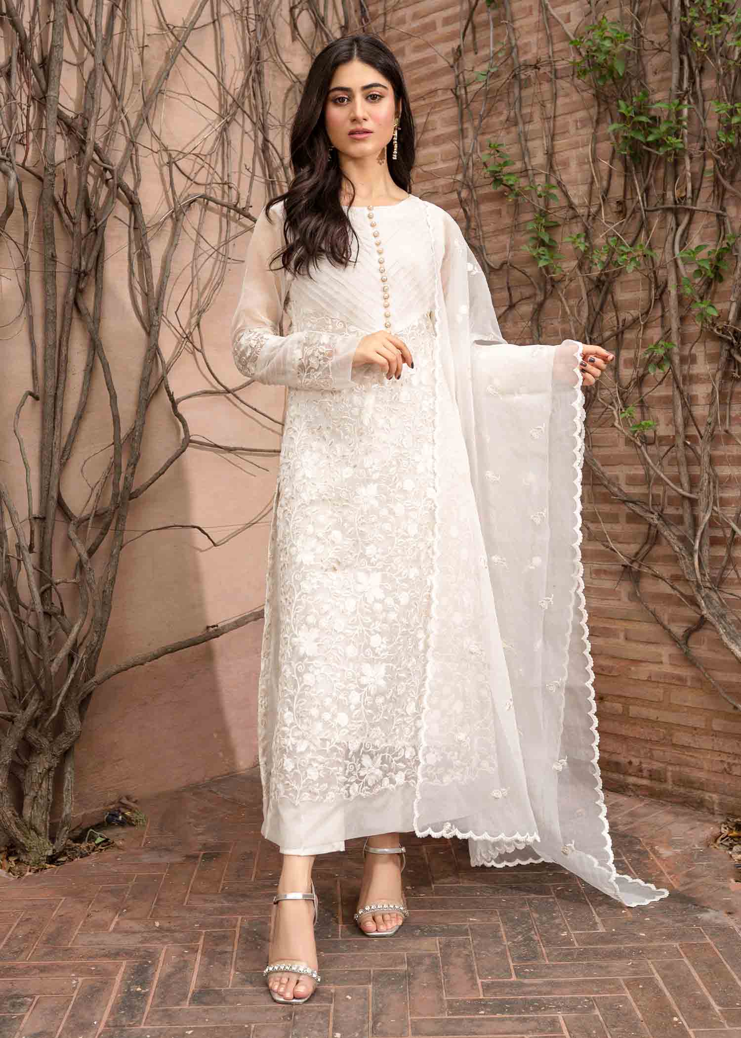 Rang-e-Haya Noor
