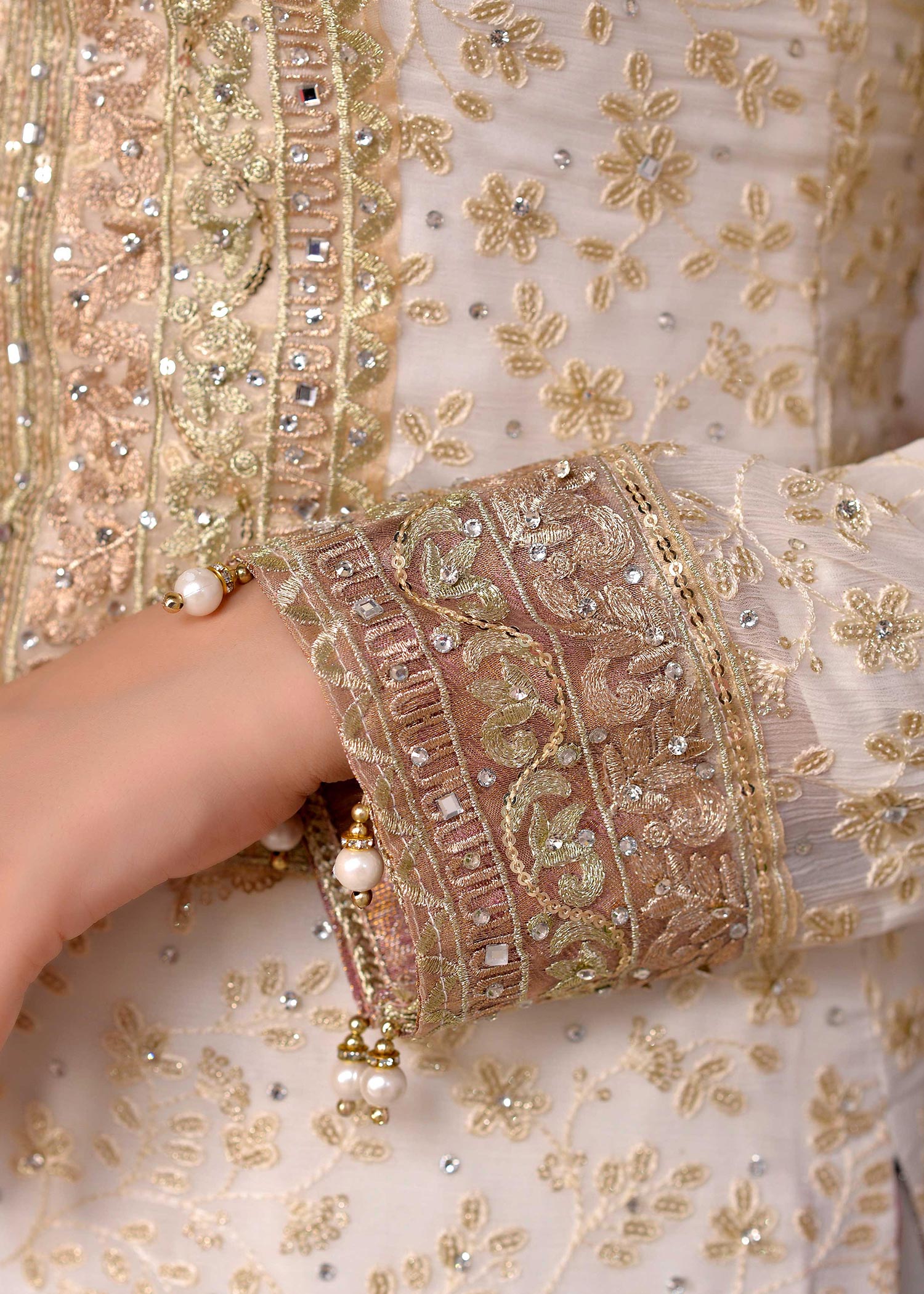 Haseens Official Tara