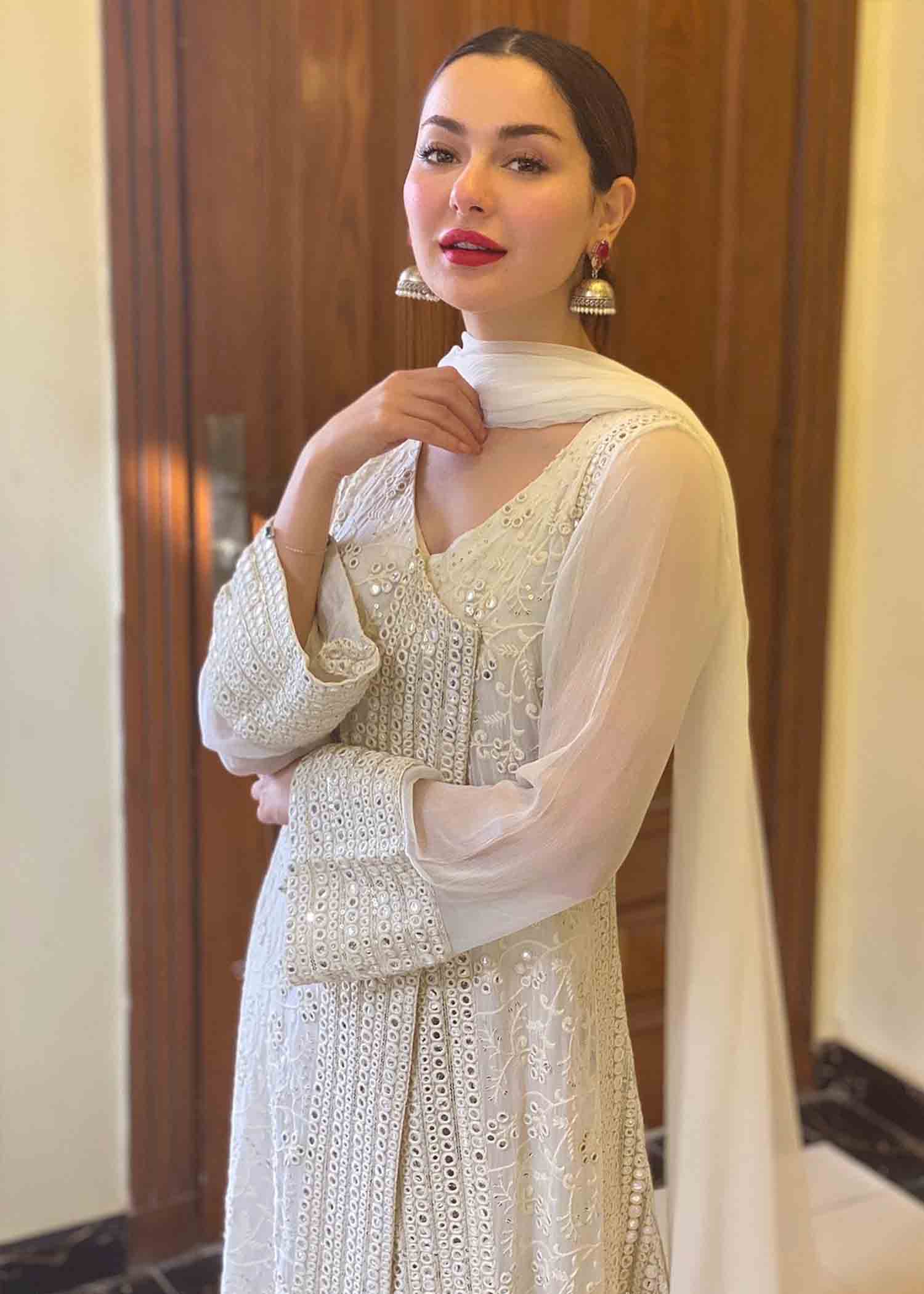 Rang-e-Haya Hania Amir-Hoor / White Silver 1