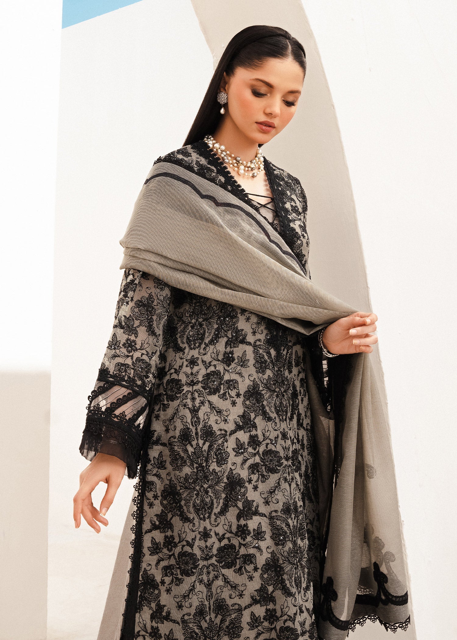 Rang-e-Haya Bella (Black)