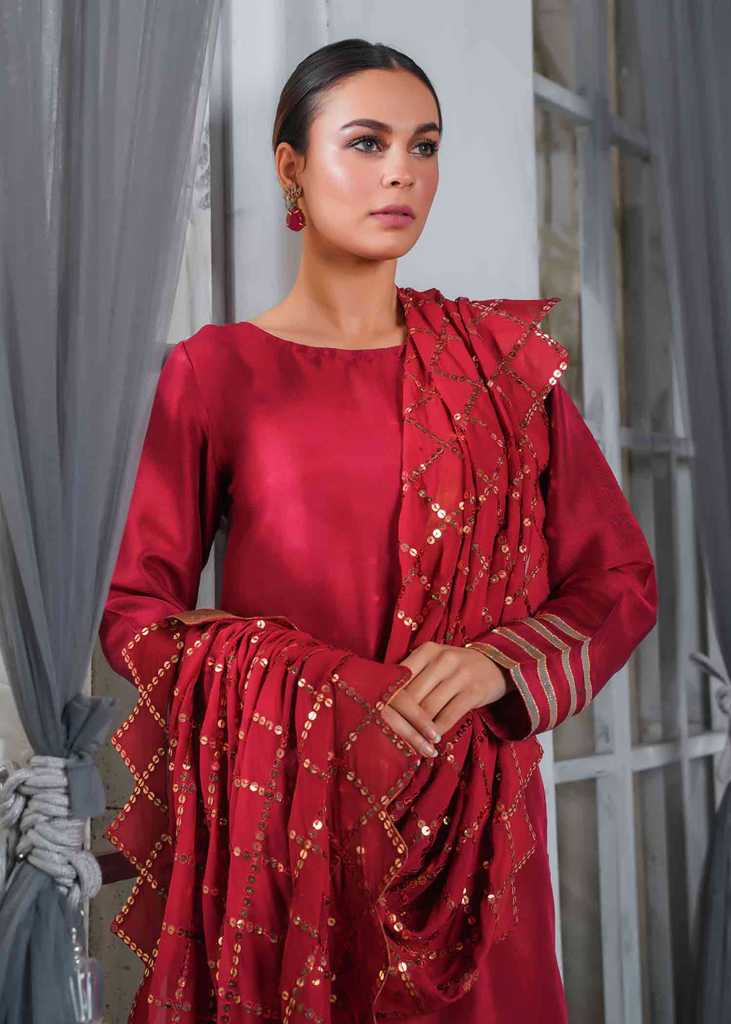 Rang-e-Haya Kali / Maroon