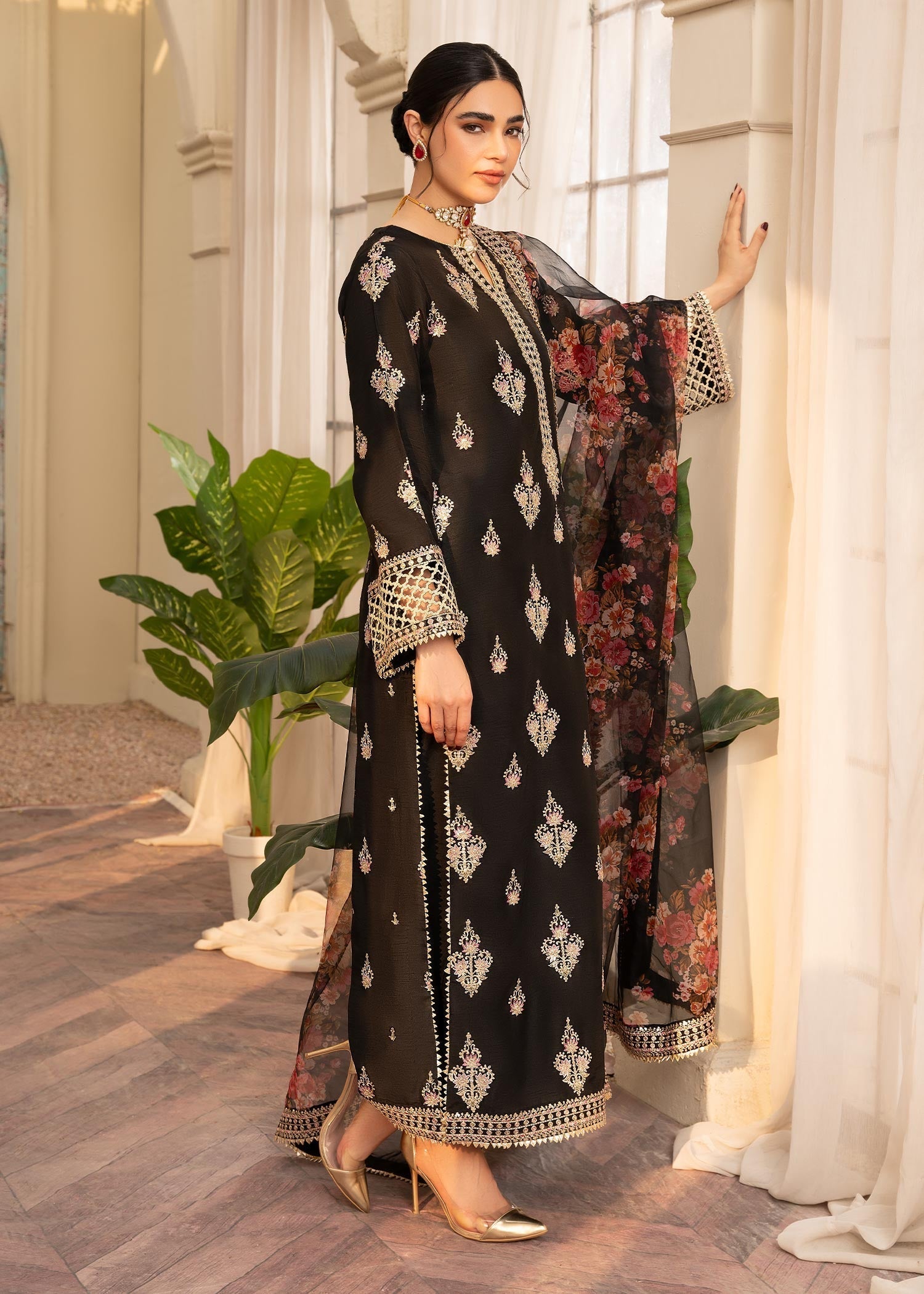 Rang-e-Haya Ayeza (black)