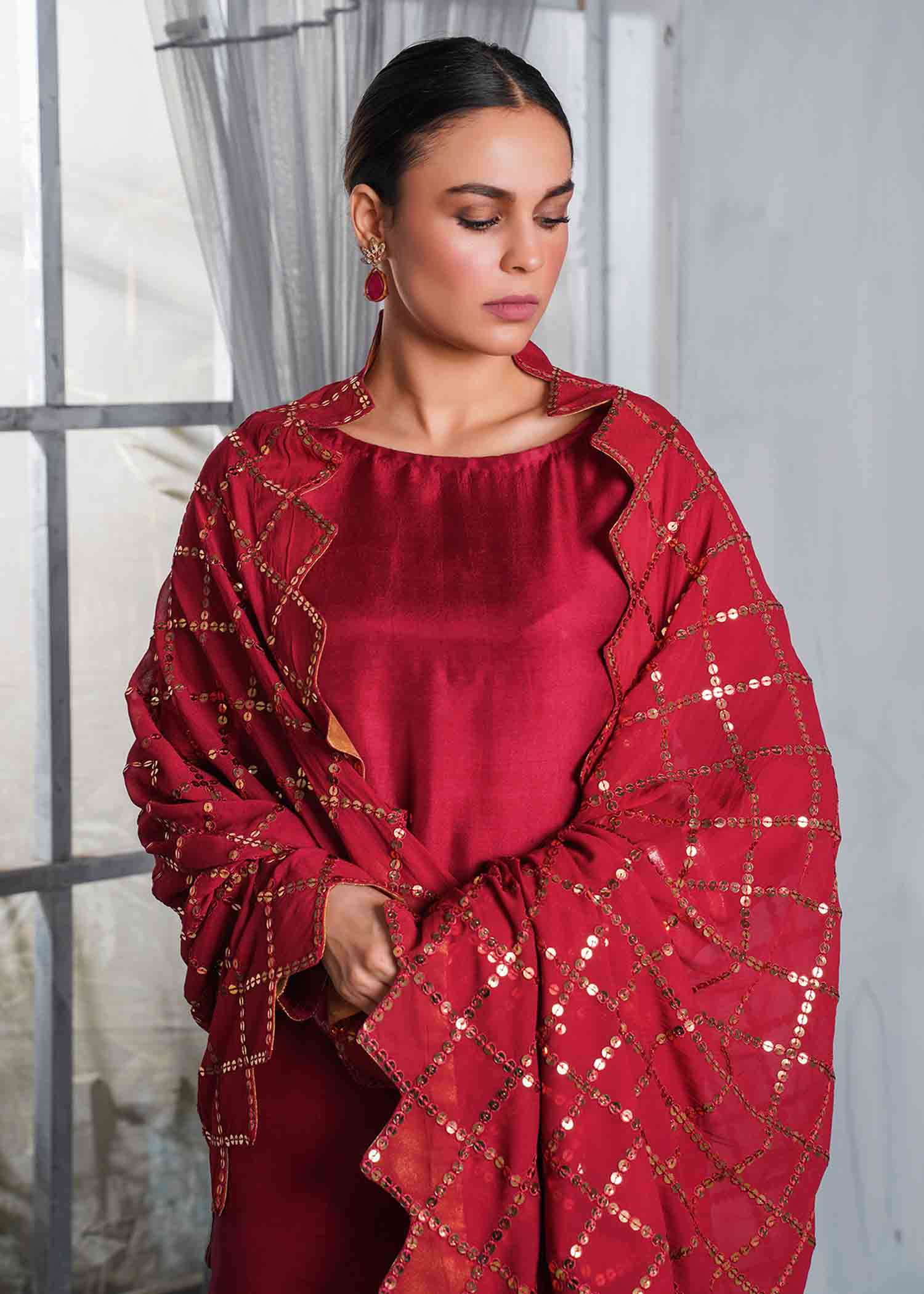 Rang-e-Haya Kali / Maroon