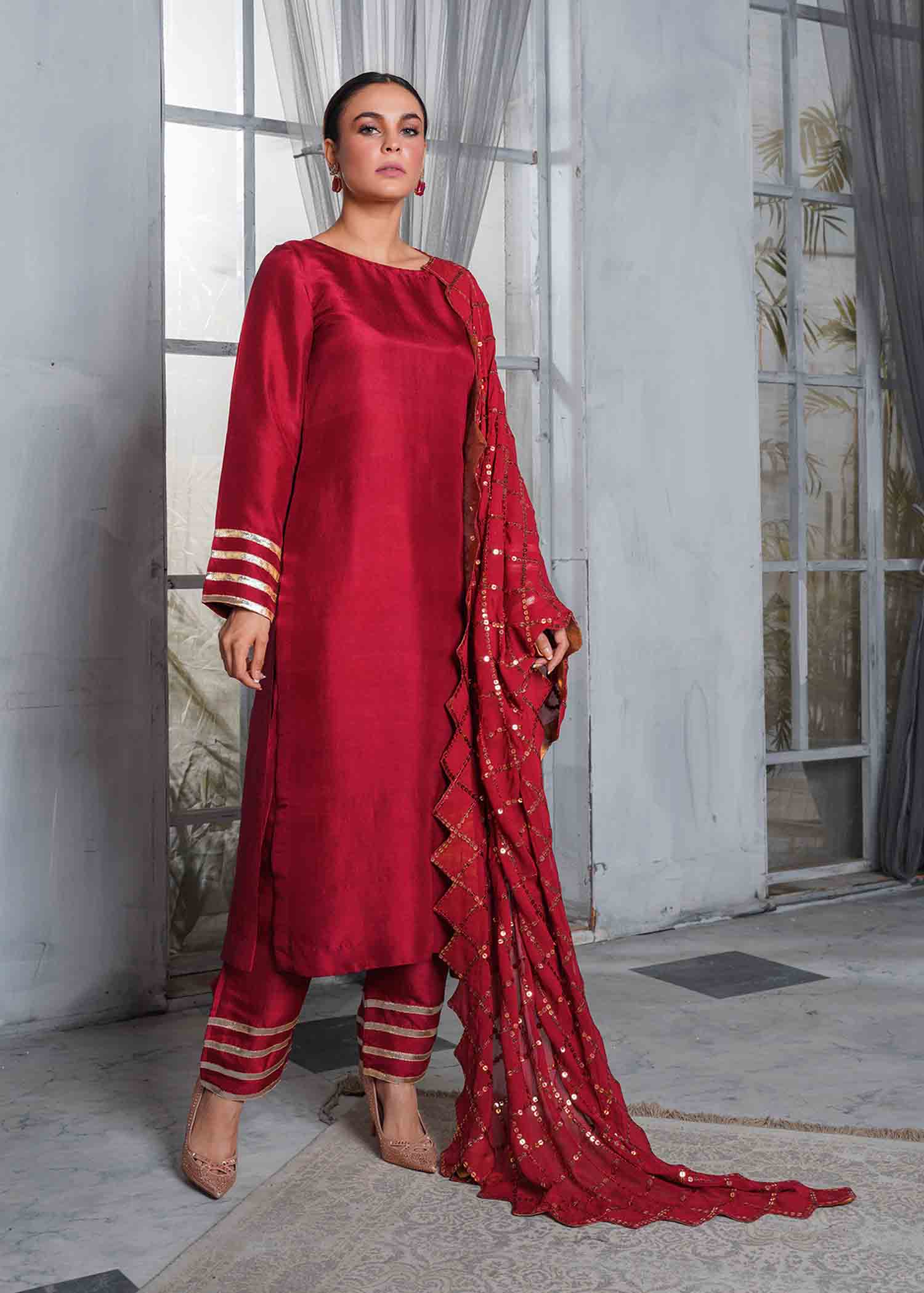 Rang-e-Haya Kali / Maroon