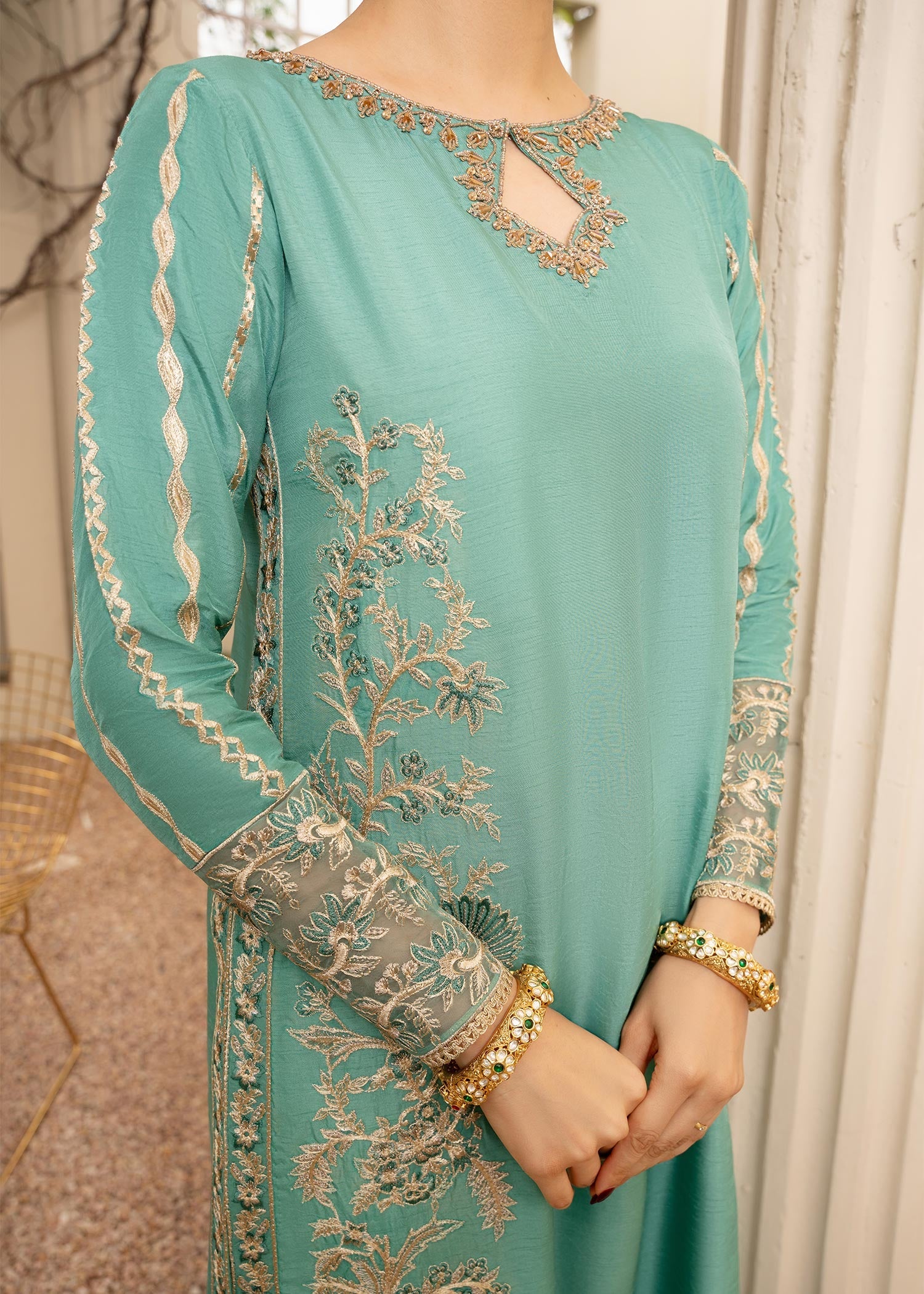 Rang-e-Haya Raeha (turquoise)