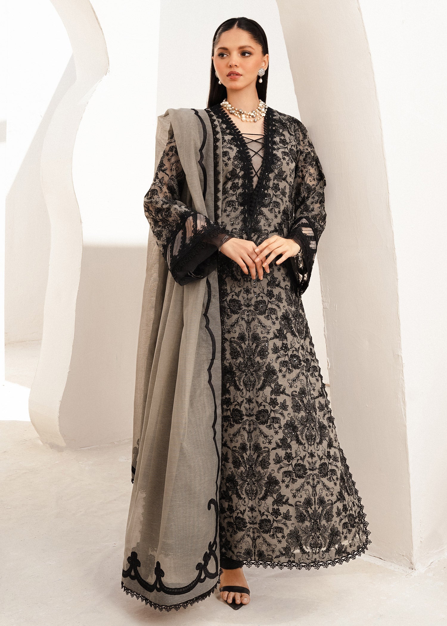 Rang-e-Haya Bella (Black)