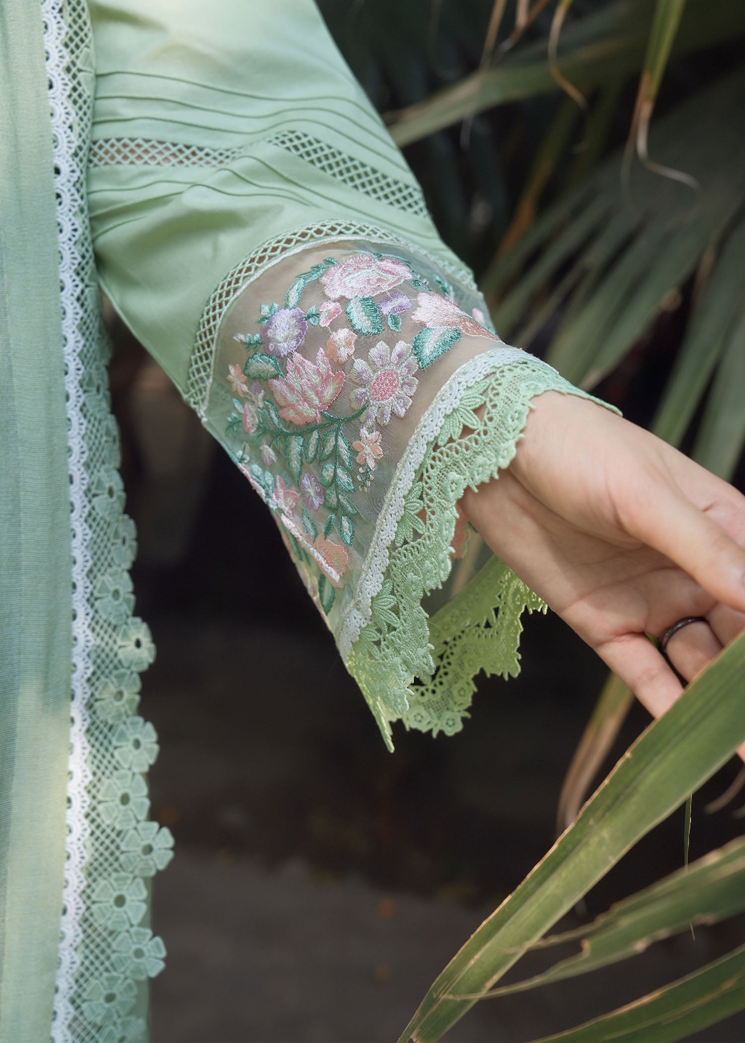 Rang-e-Haya Ornella (Mint)