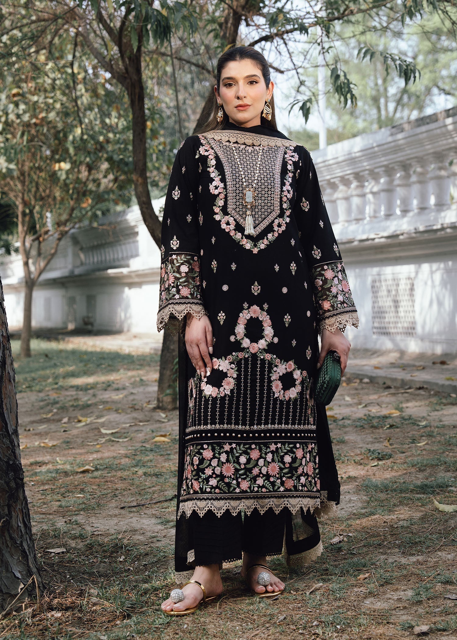 Rang-e-Haya Vivara (Black)