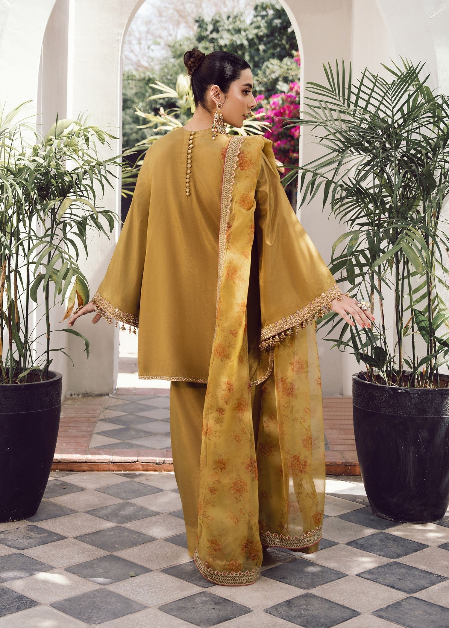 Rang-e-Haya Susan (Olive)