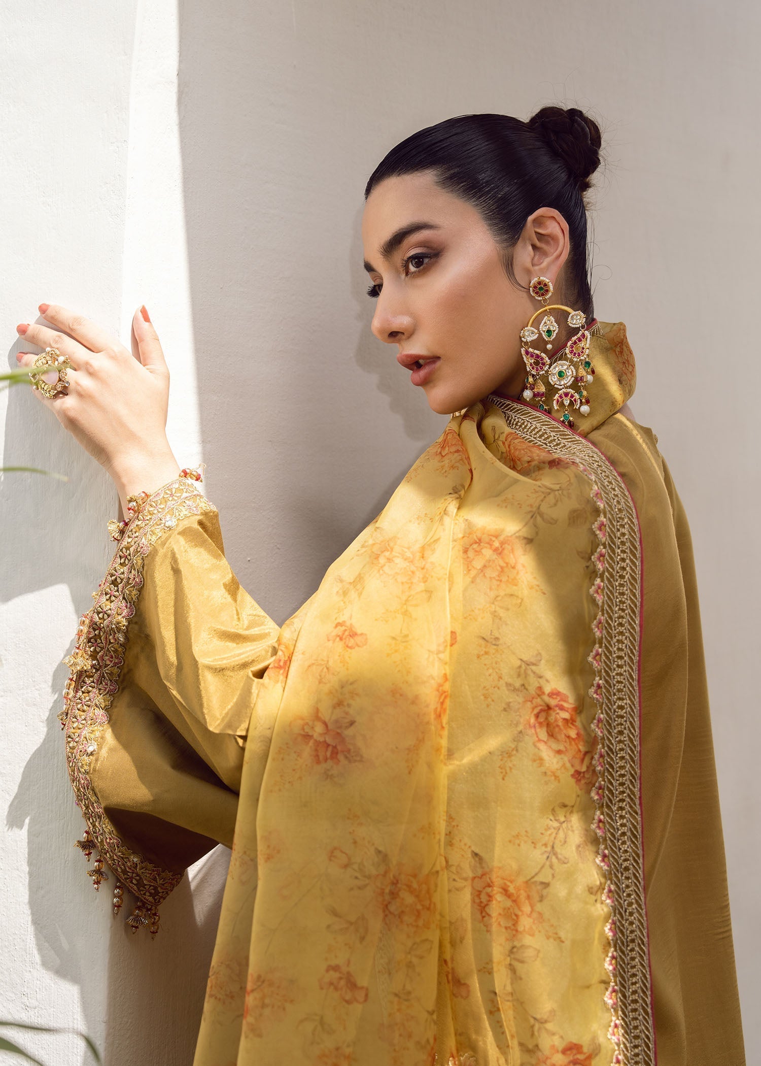 Rang-e-Haya Susan (Olive)