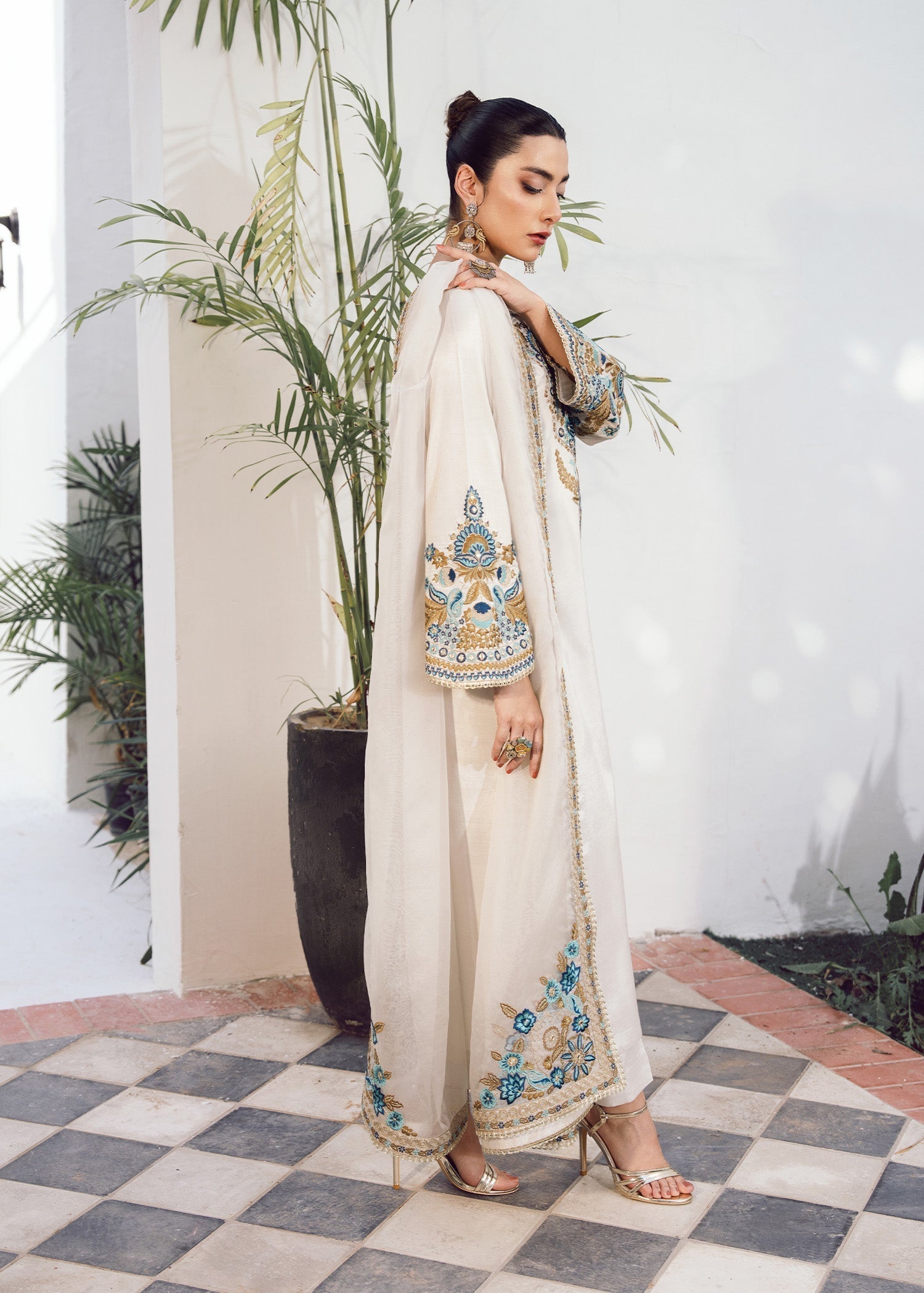 Rang-e-Haya Vintage (Ivory)