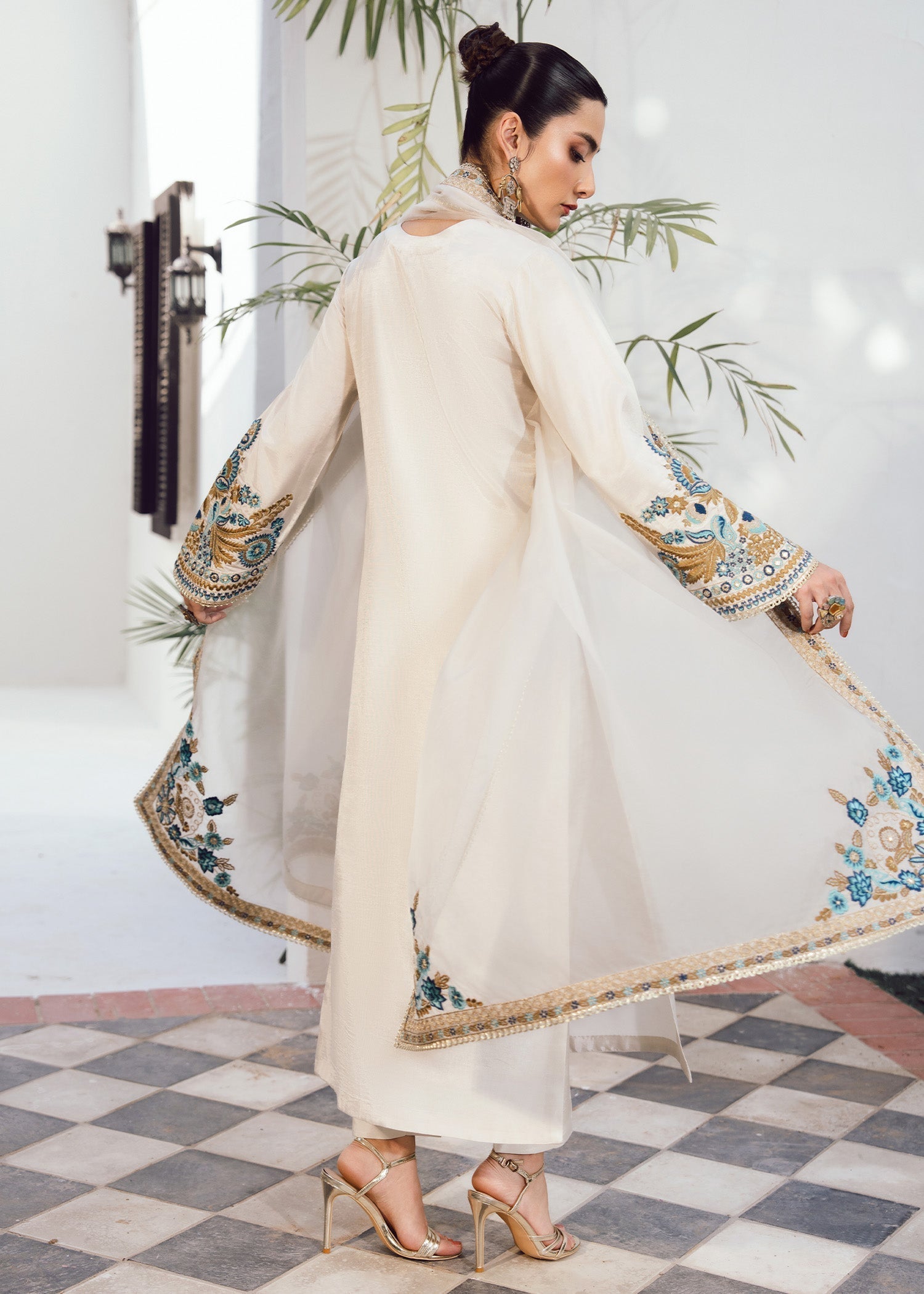 Rang-e-Haya Vintage (Ivory)