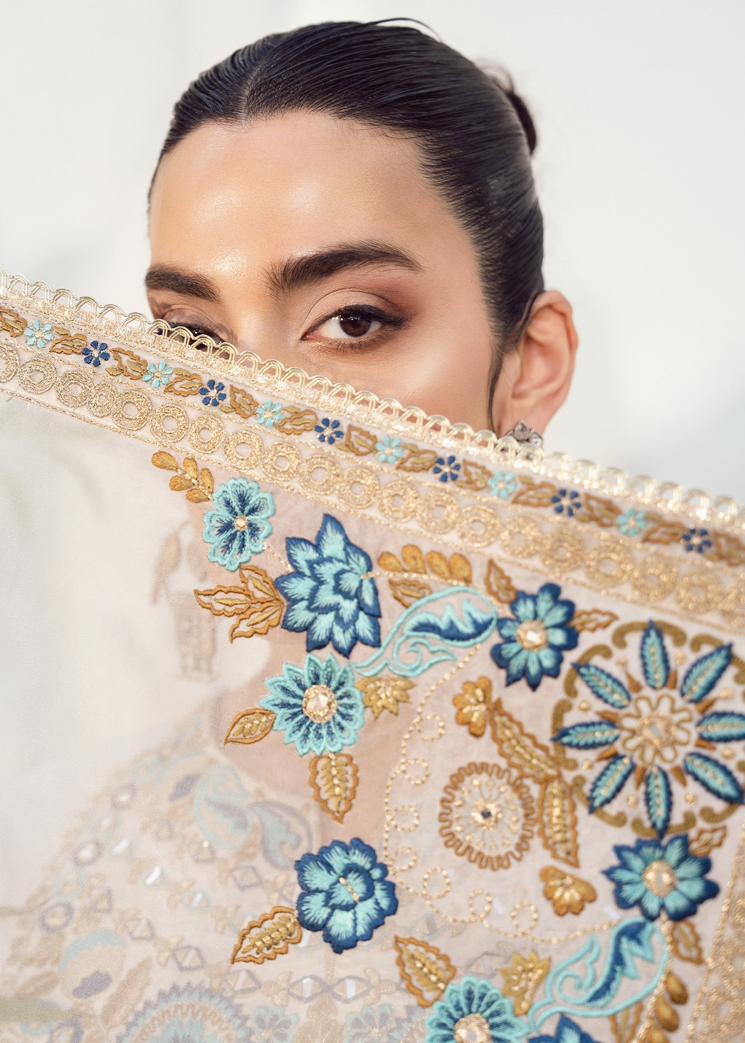 Rang-e-Haya Vintage (Ivory)