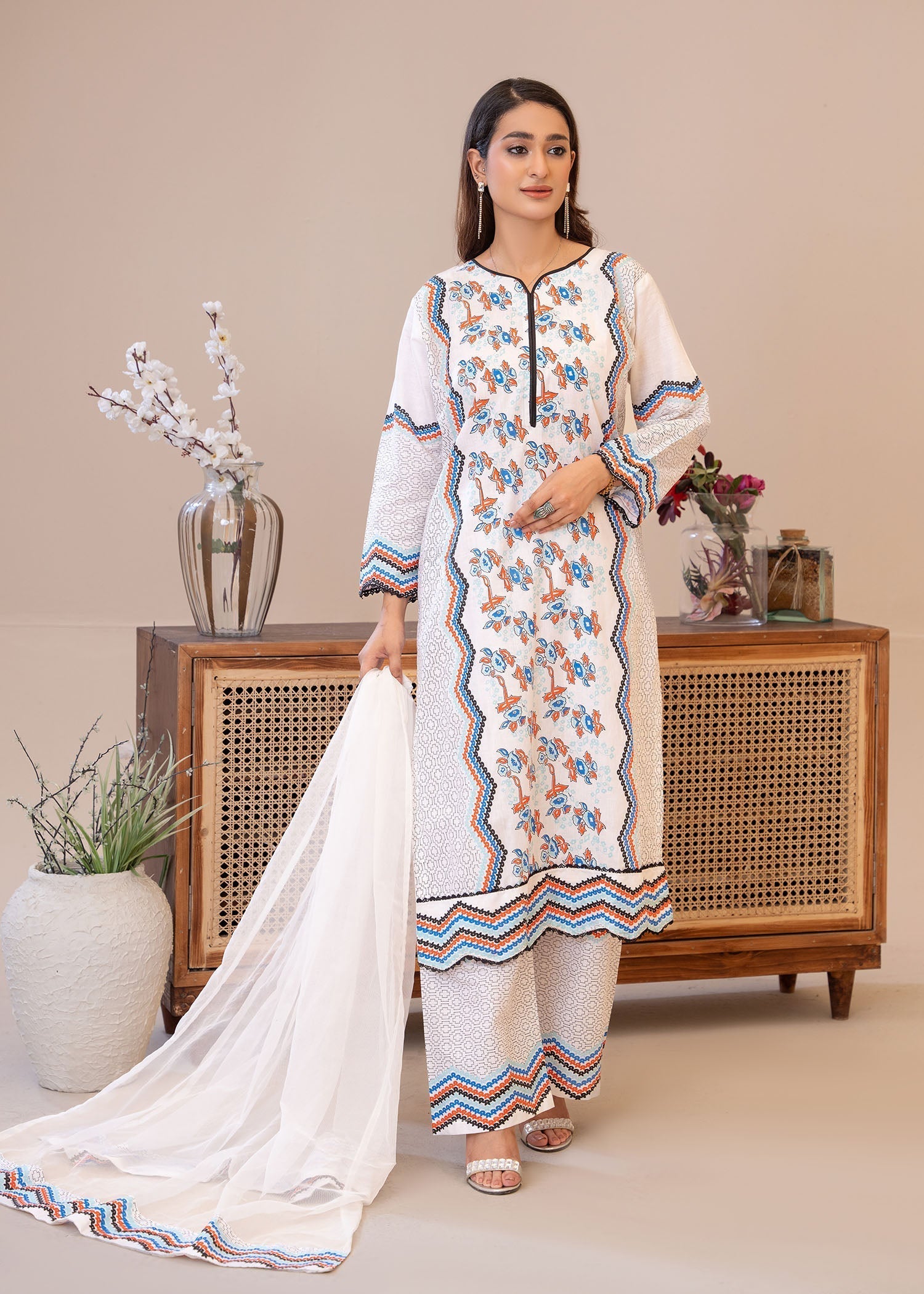 Eastern Ready to wear, clothing