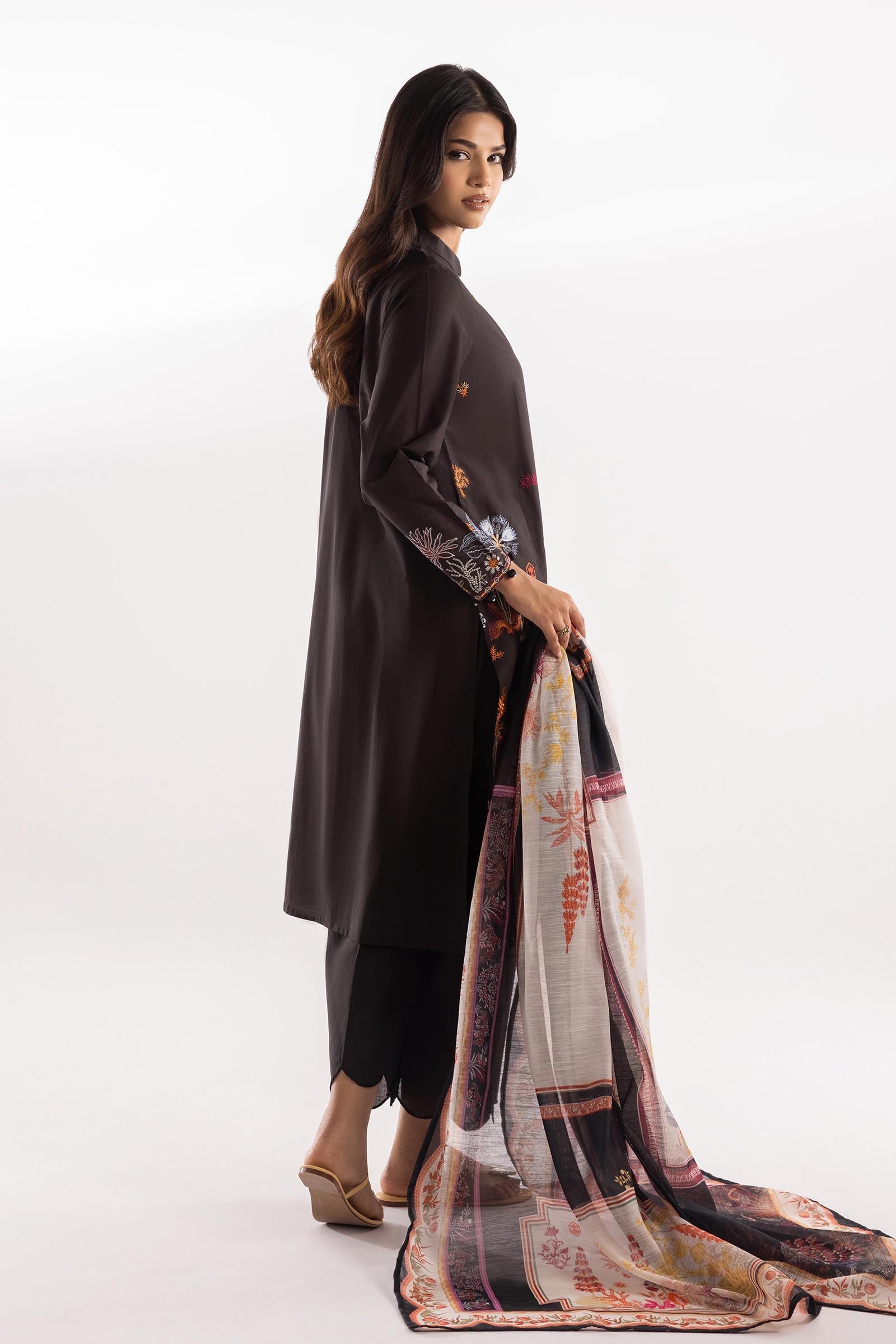 Sana Safinaz Stitched Lawn Muzlin Suit - SC26MUZ220AP3