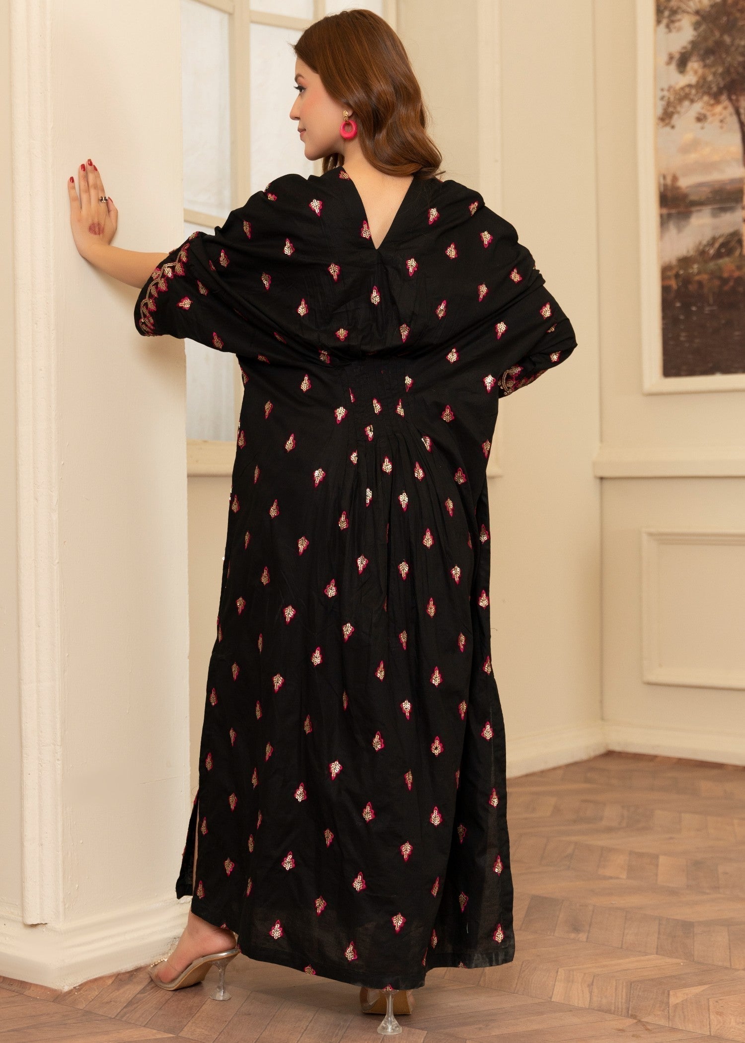 Lawn Kaftan in Black