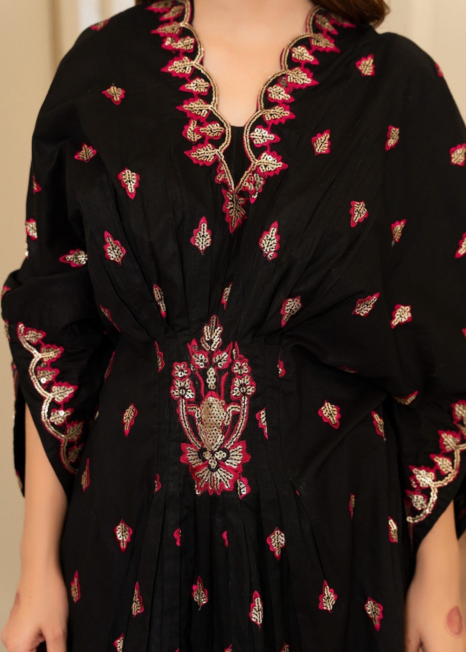 Lawn Kaftan in Black