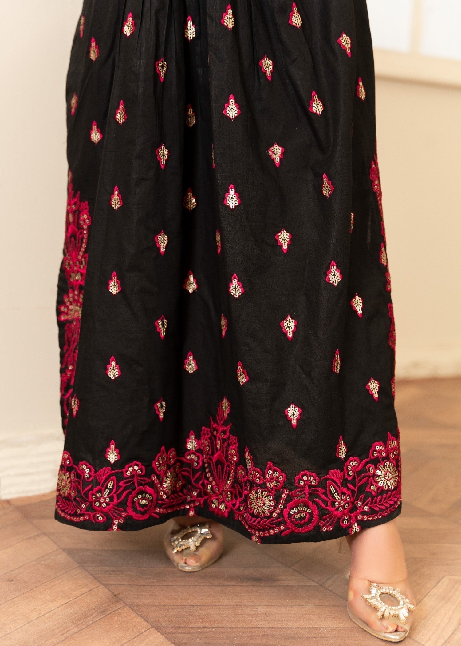 Lawn Kaftan in Black