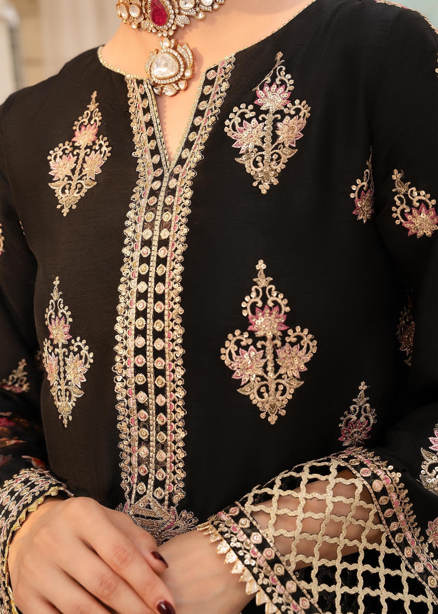 Rang-e-Haya Ayeza (black)