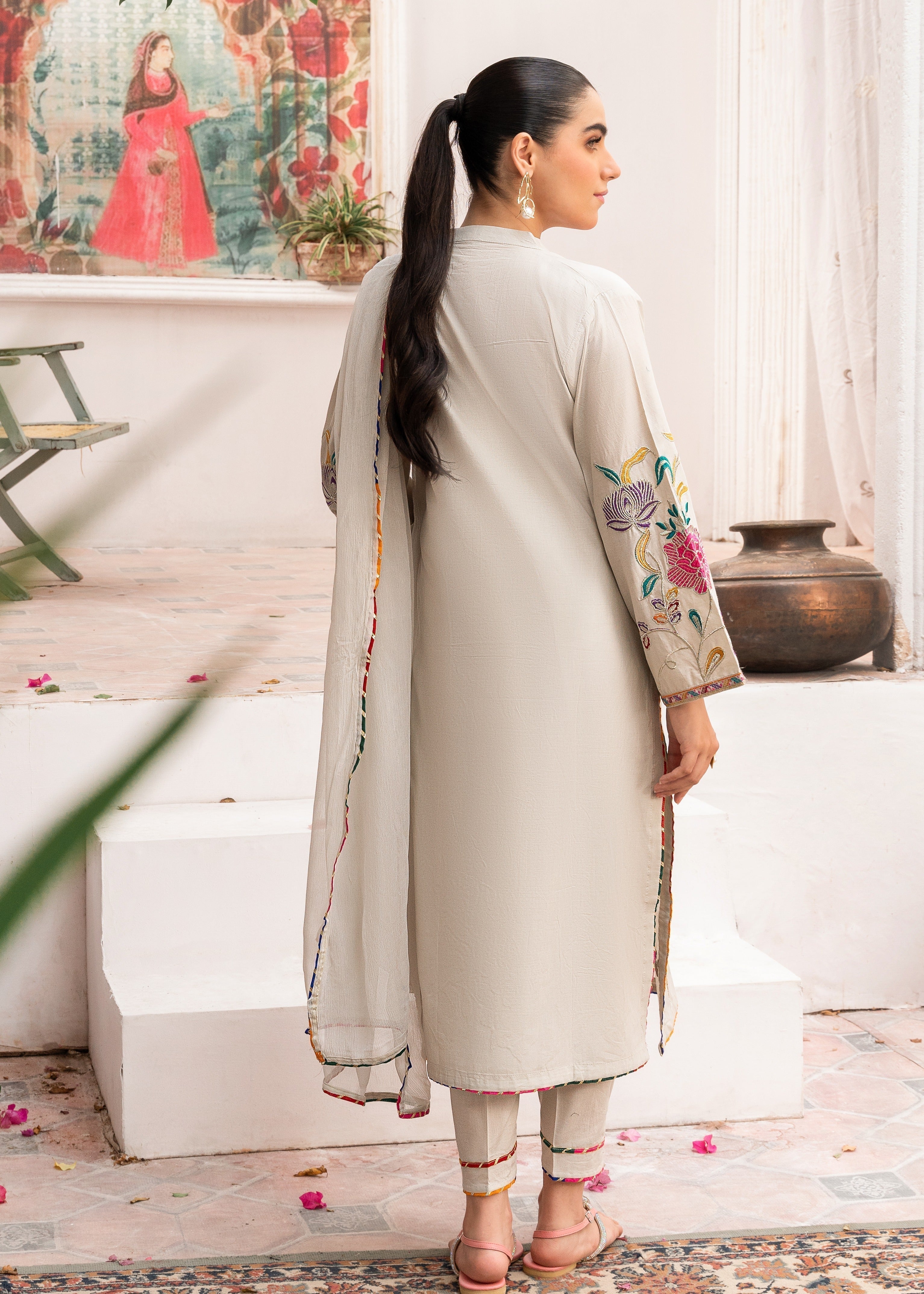Sahibas By Mirza Albite - White