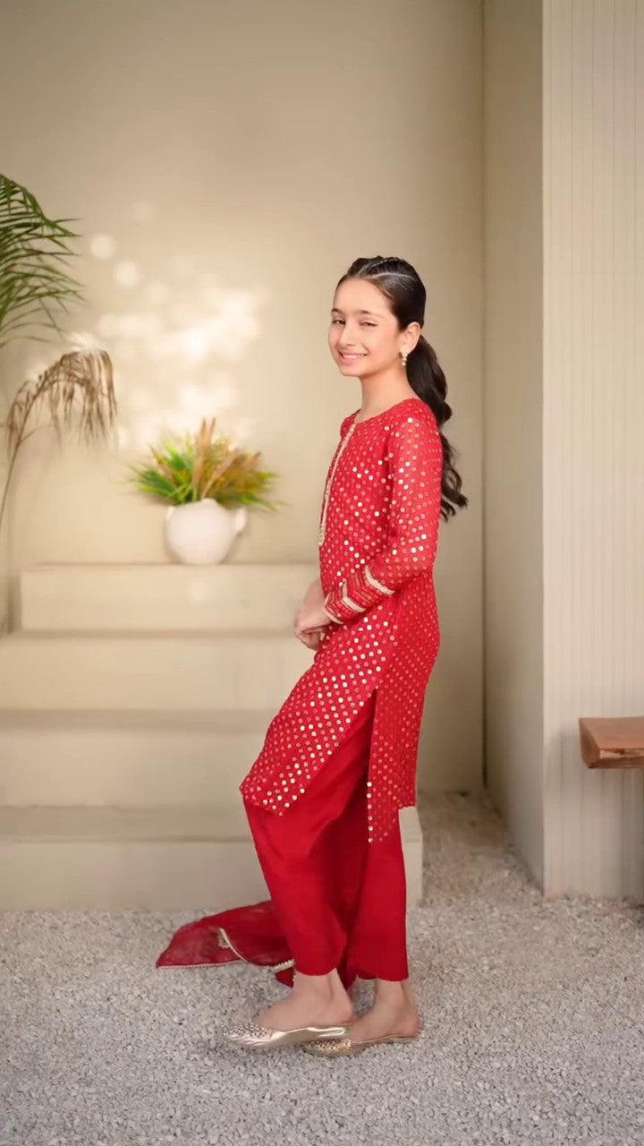 Rang-e-Haya Sifana Kid (Rose Red)