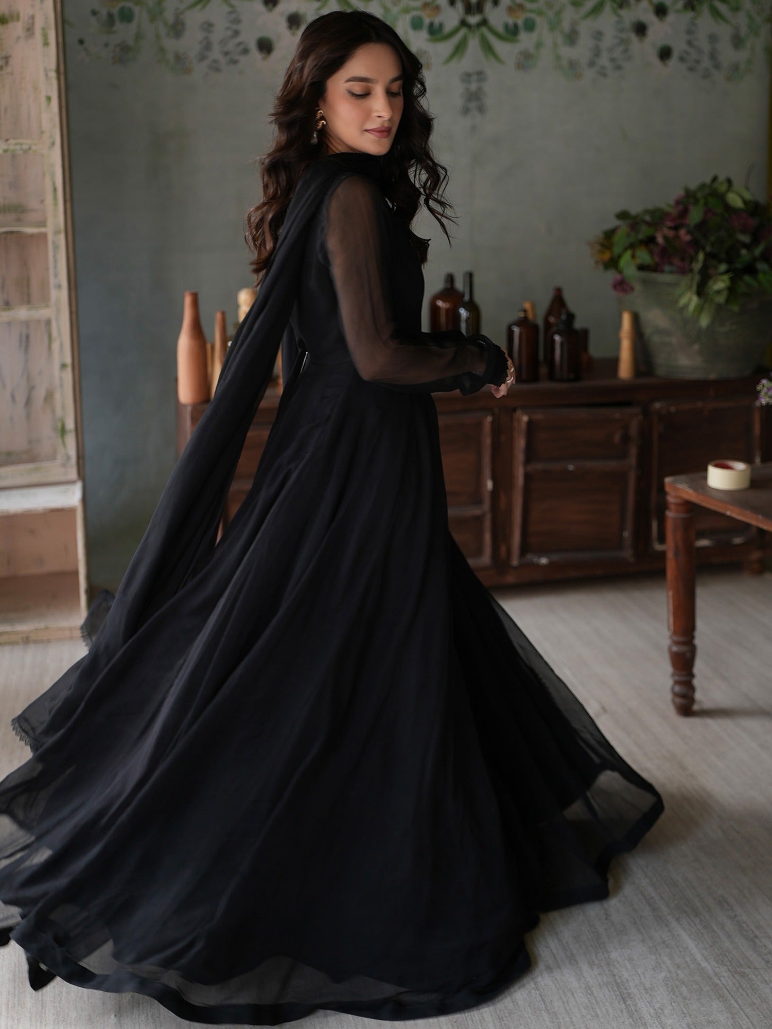 NIGAR-BLACK