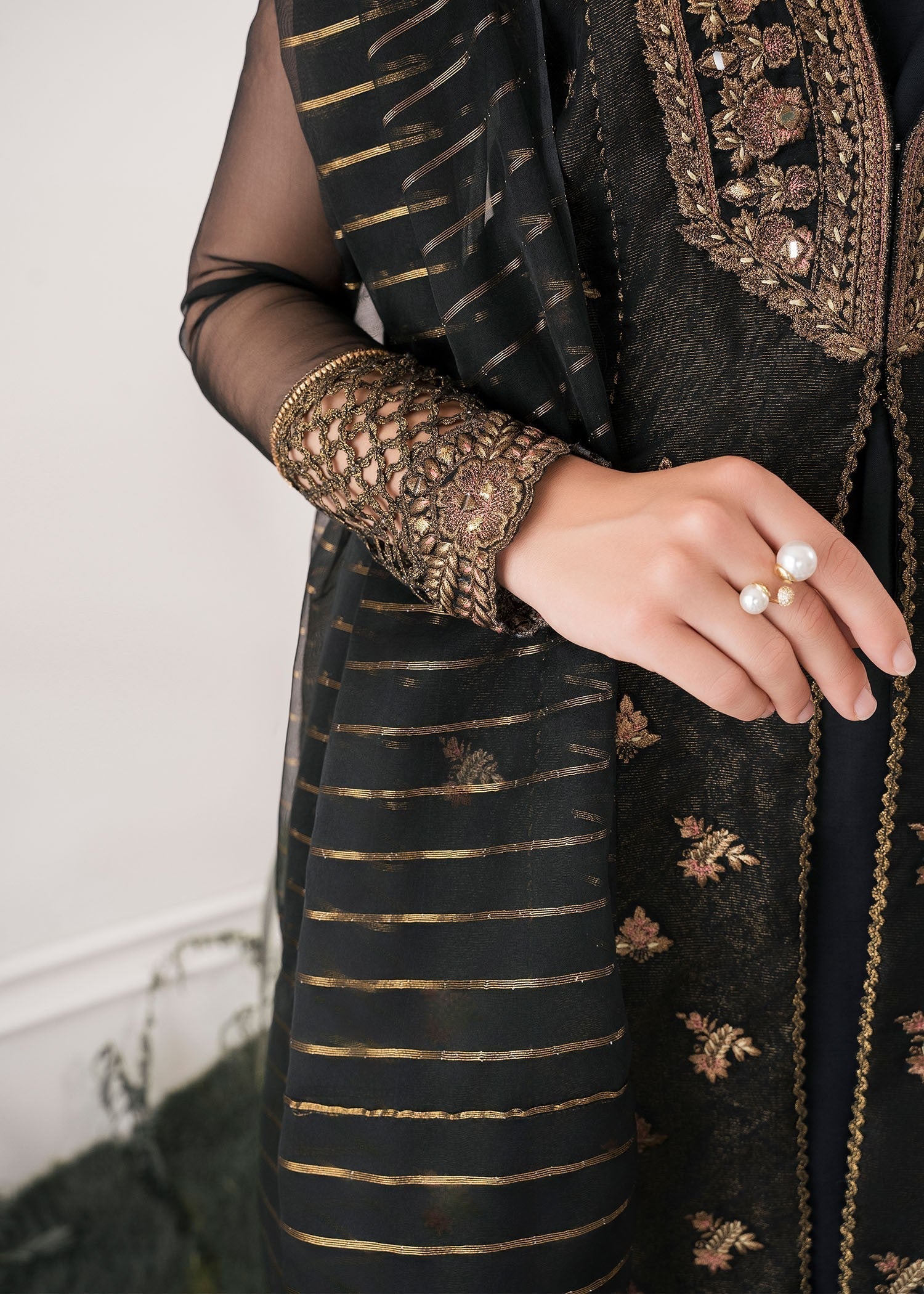 Rang-e-Haya Hana (Black)