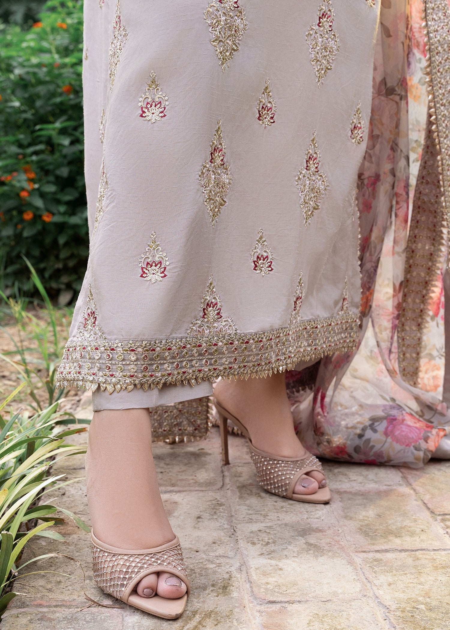 Rang-e-Haya Ayeza (Grey)
